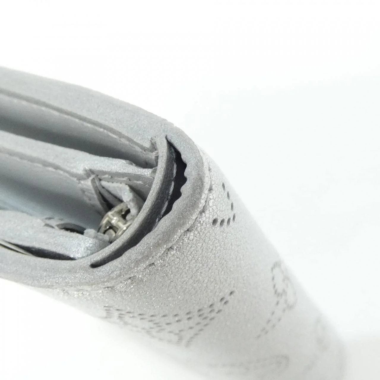 LOUIS VUITTON Mahina M26706 銀包 3