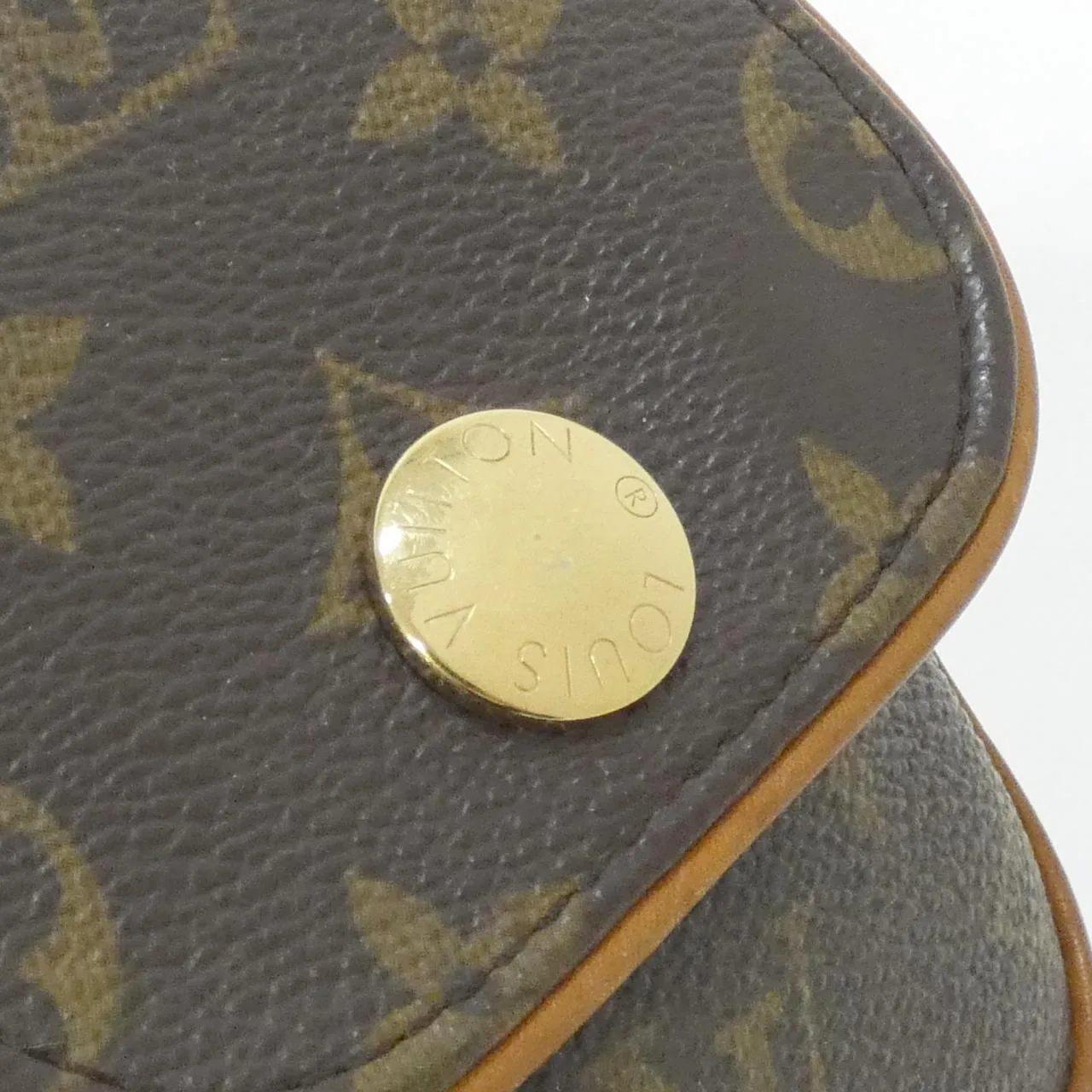 LOUIS VUITTON Pochette M60018 肩背包 Monogram 5