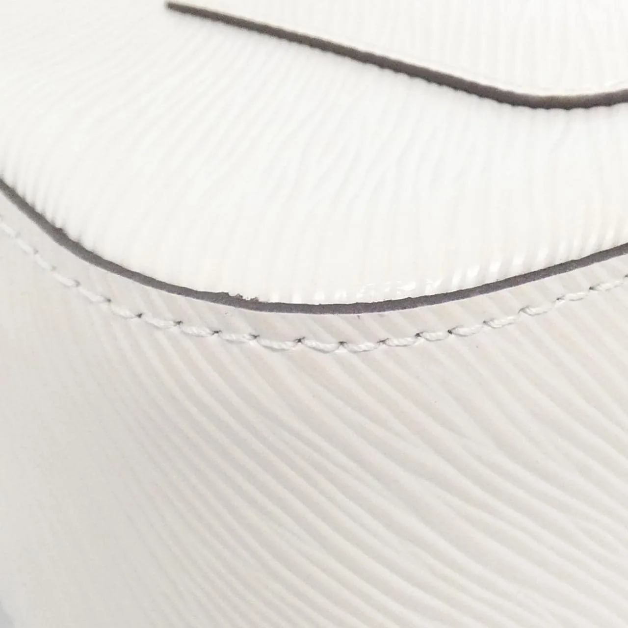 LOUIS VUITTON M80688 Shoulder Epi 3
