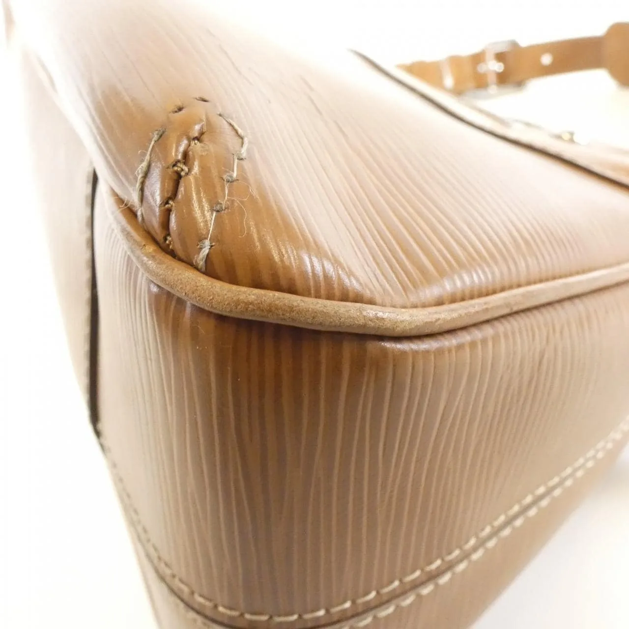 LOUIS VUITTON M5928I 肩背包 Epi 3