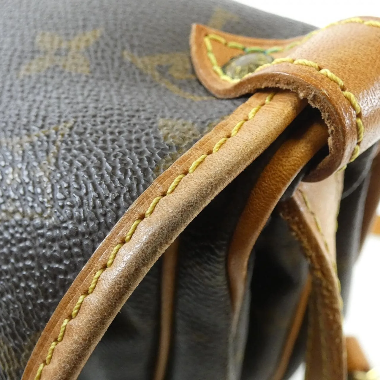 LOUIS VUITTON Saumur M42256 Shoulder Monogram 4