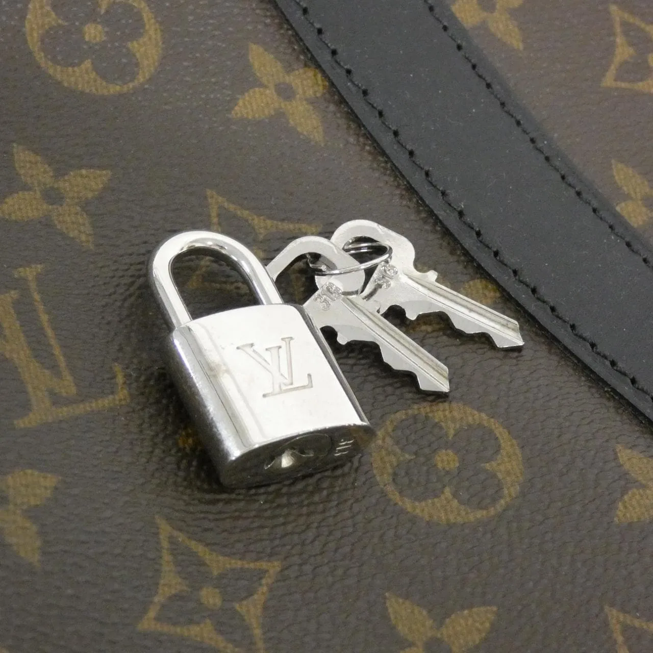 LOUIS VUITTON Keepall M56714 Boston Monogram 4
