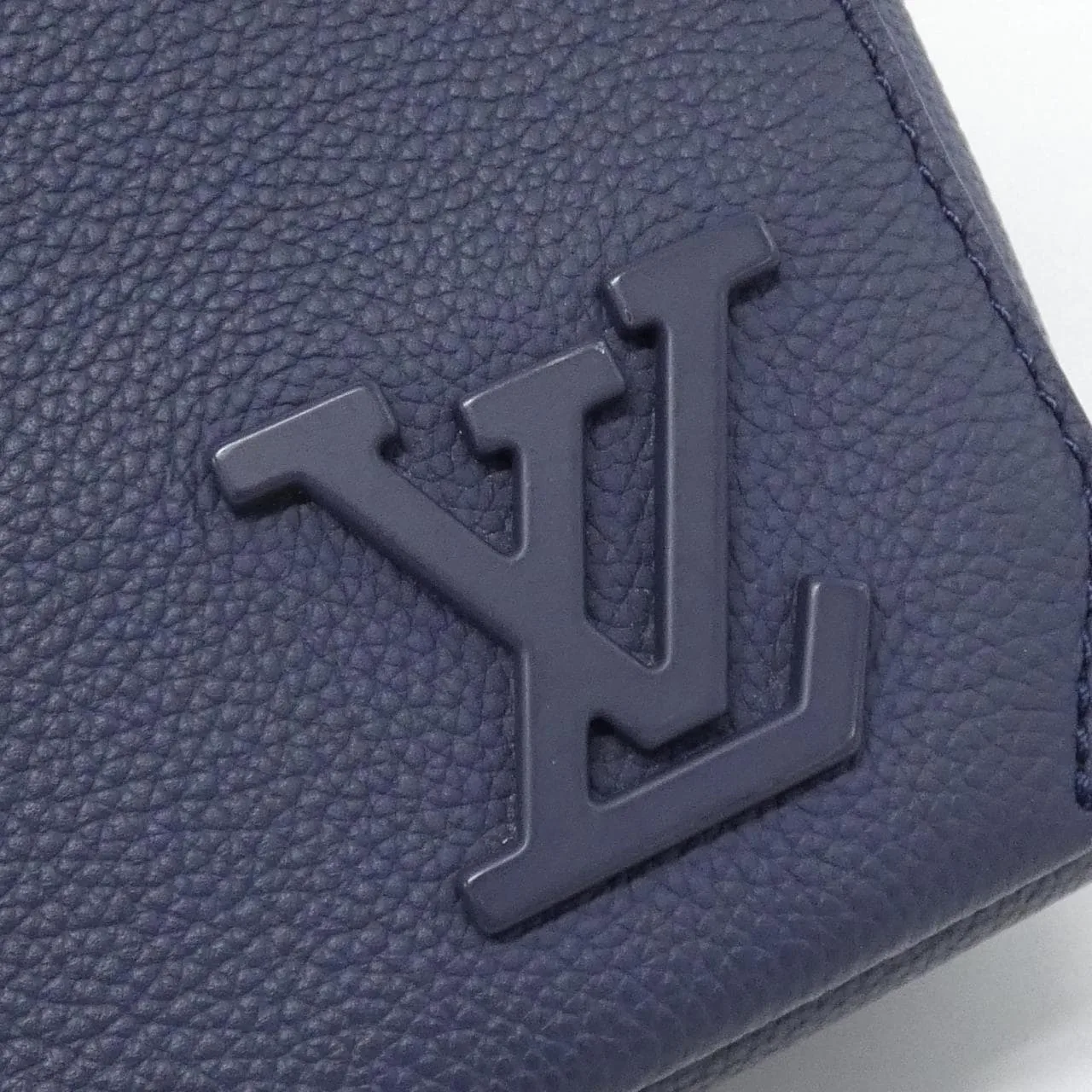 LOUIS VUITTON M23709 Shoulder Lambskin 4