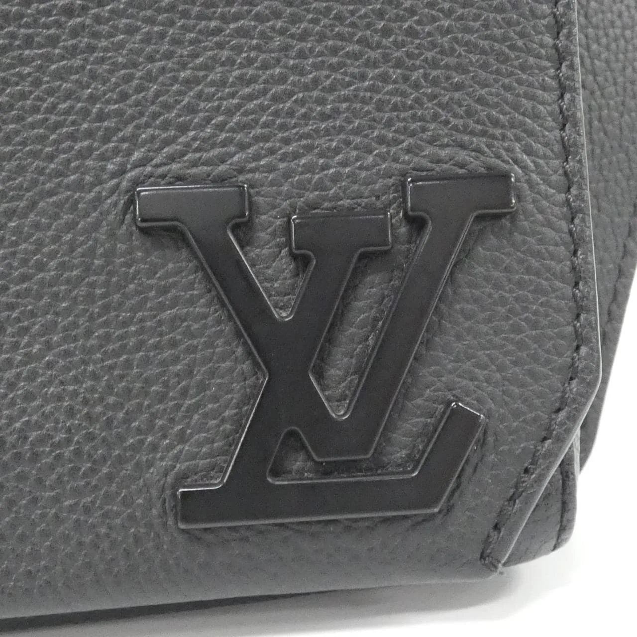 LOUIS VUITTON M57081 Shoulder Lambskin 4