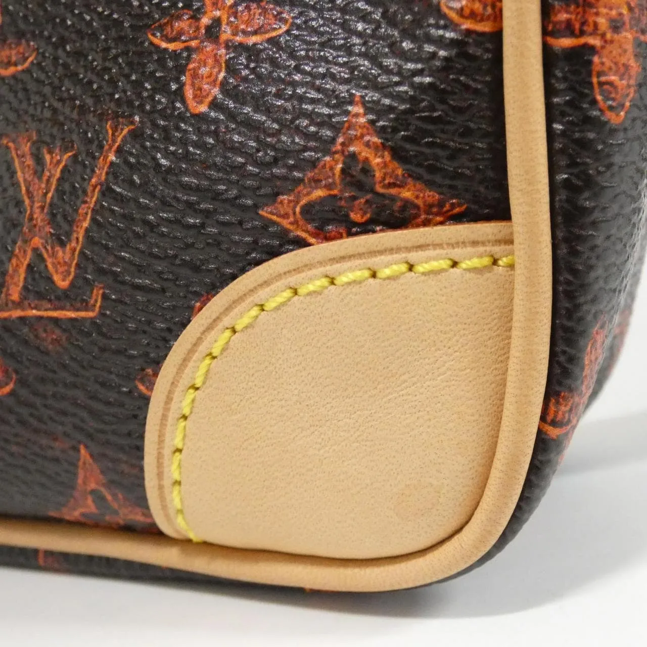 LOUIS VUITTON M44399 肩背包 羊皮 4