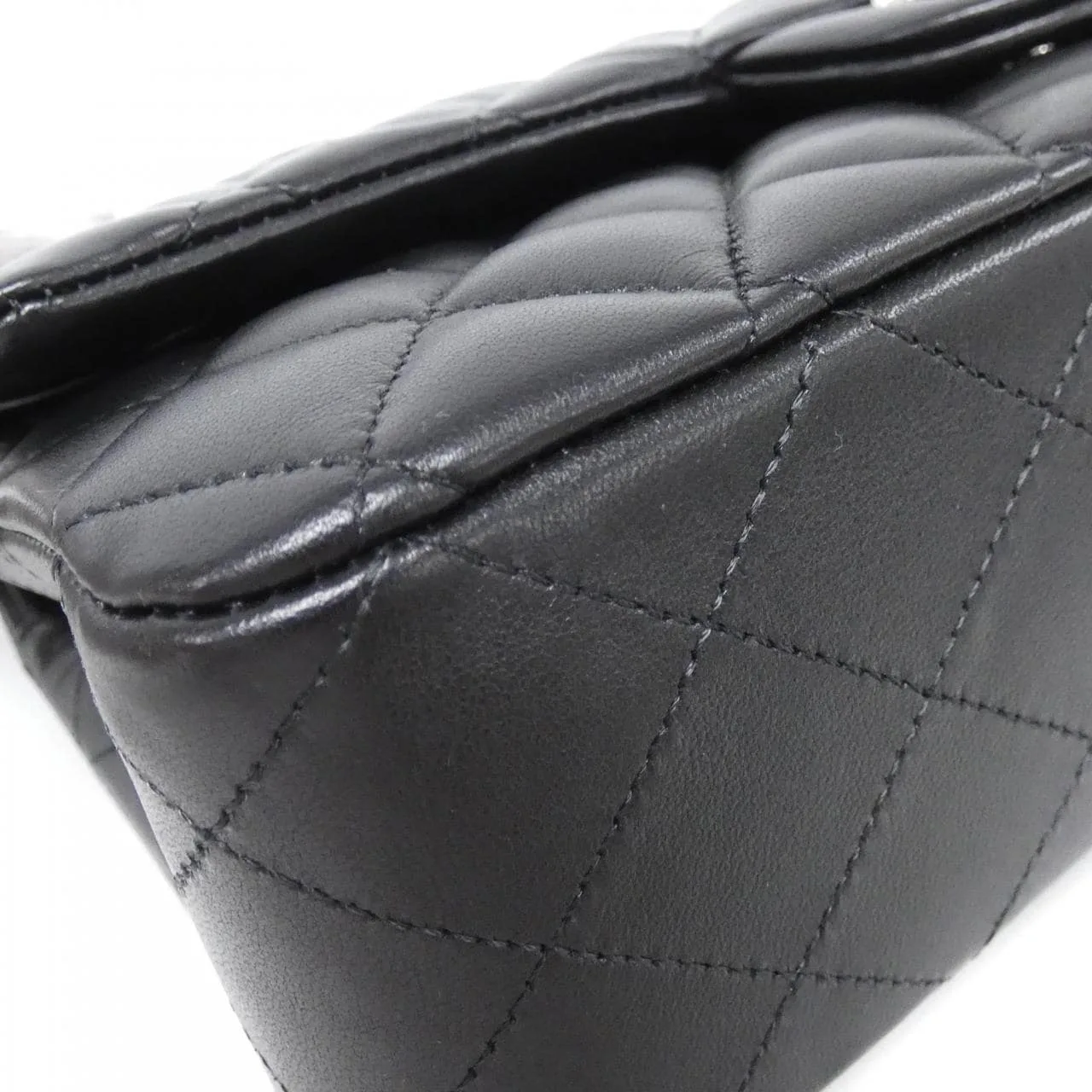 CHANEL Matelasse 1112 Shoulder Lambskin 3