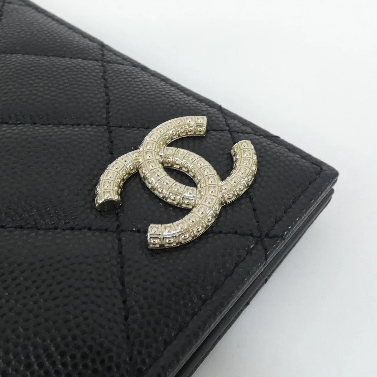 CHANEL AP4718 Passport Case Grained Calfskin 3