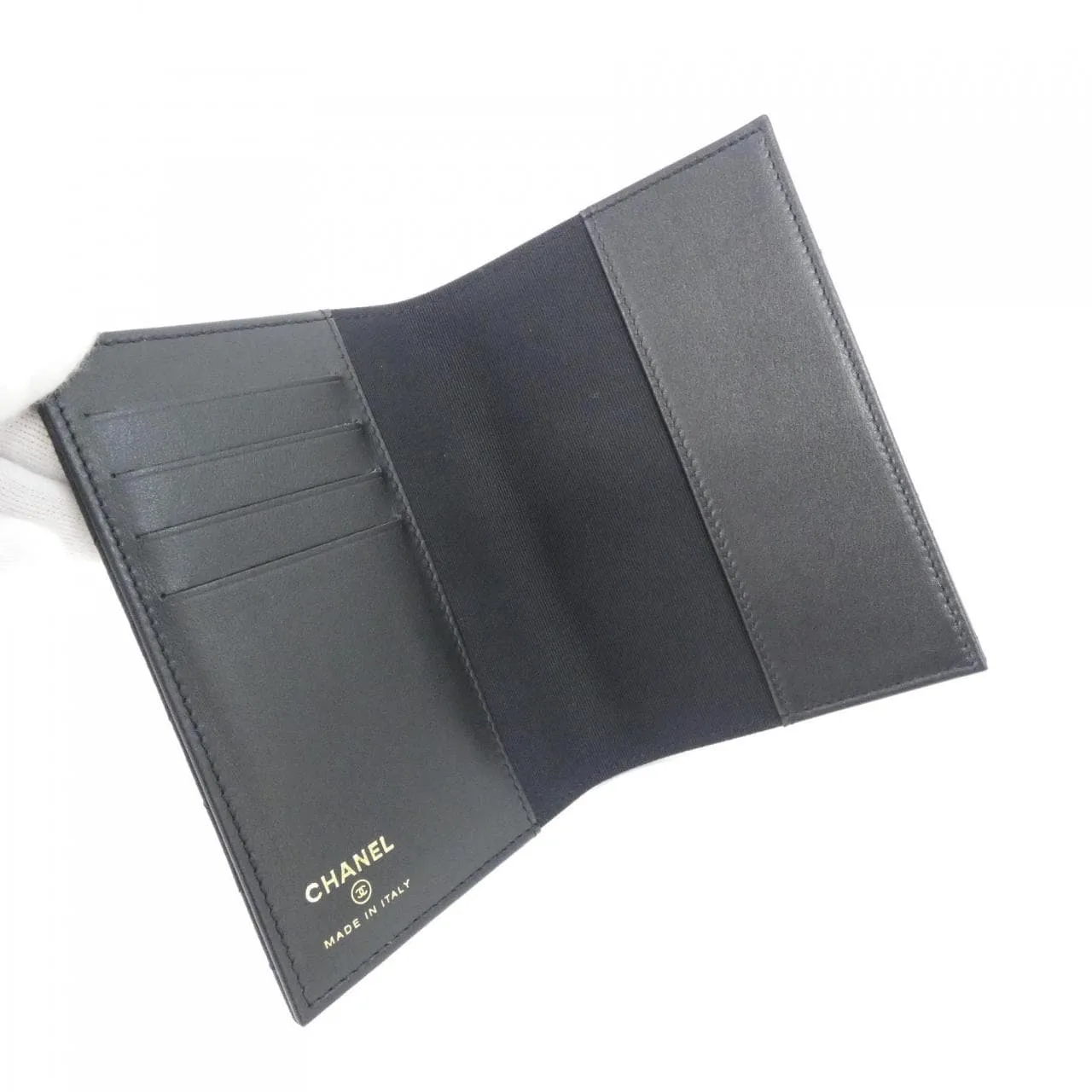 CHANEL AP4718 Passport Case Grained Calfskin 4