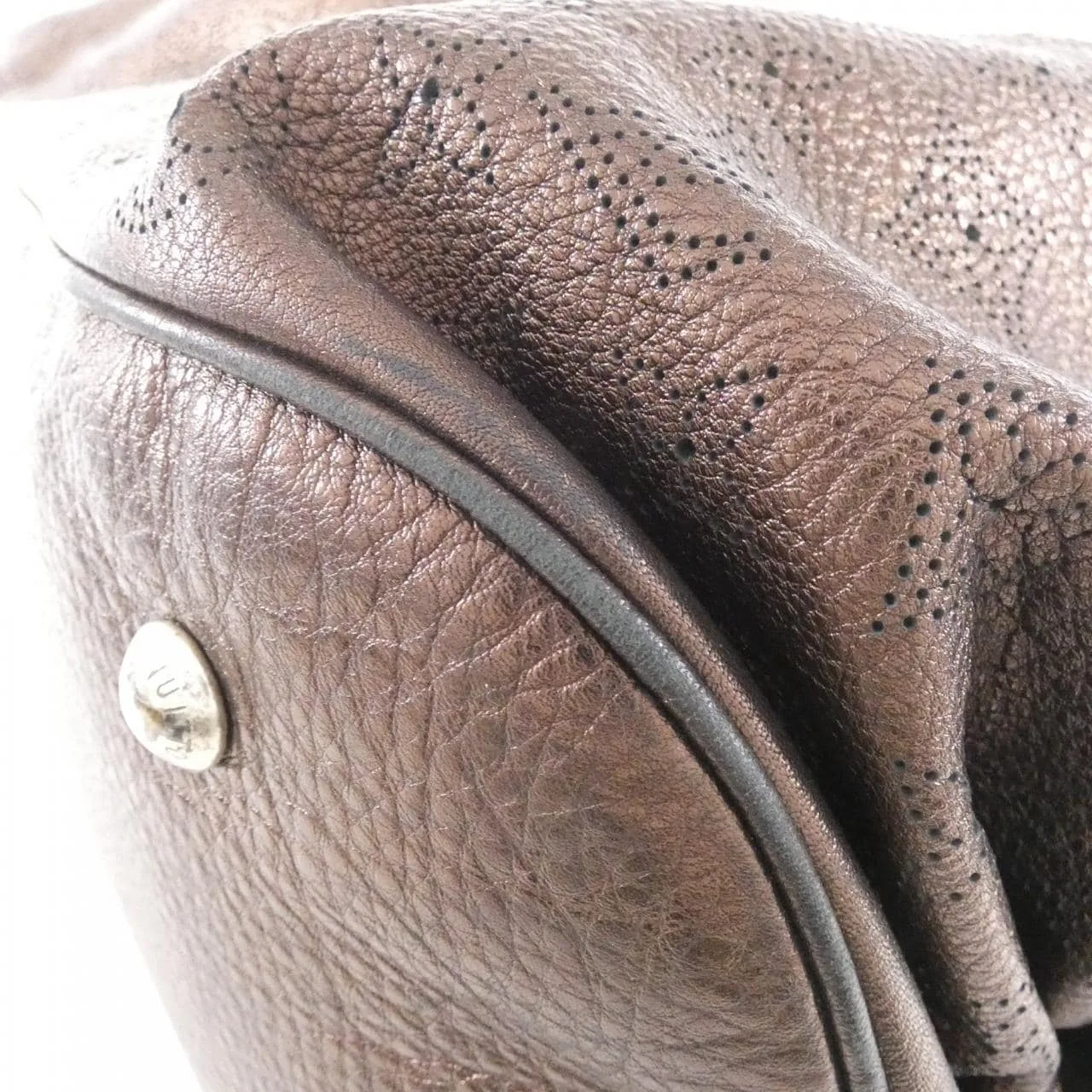 LOUIS VUITTON Mahina M95714 Shoulder 3
