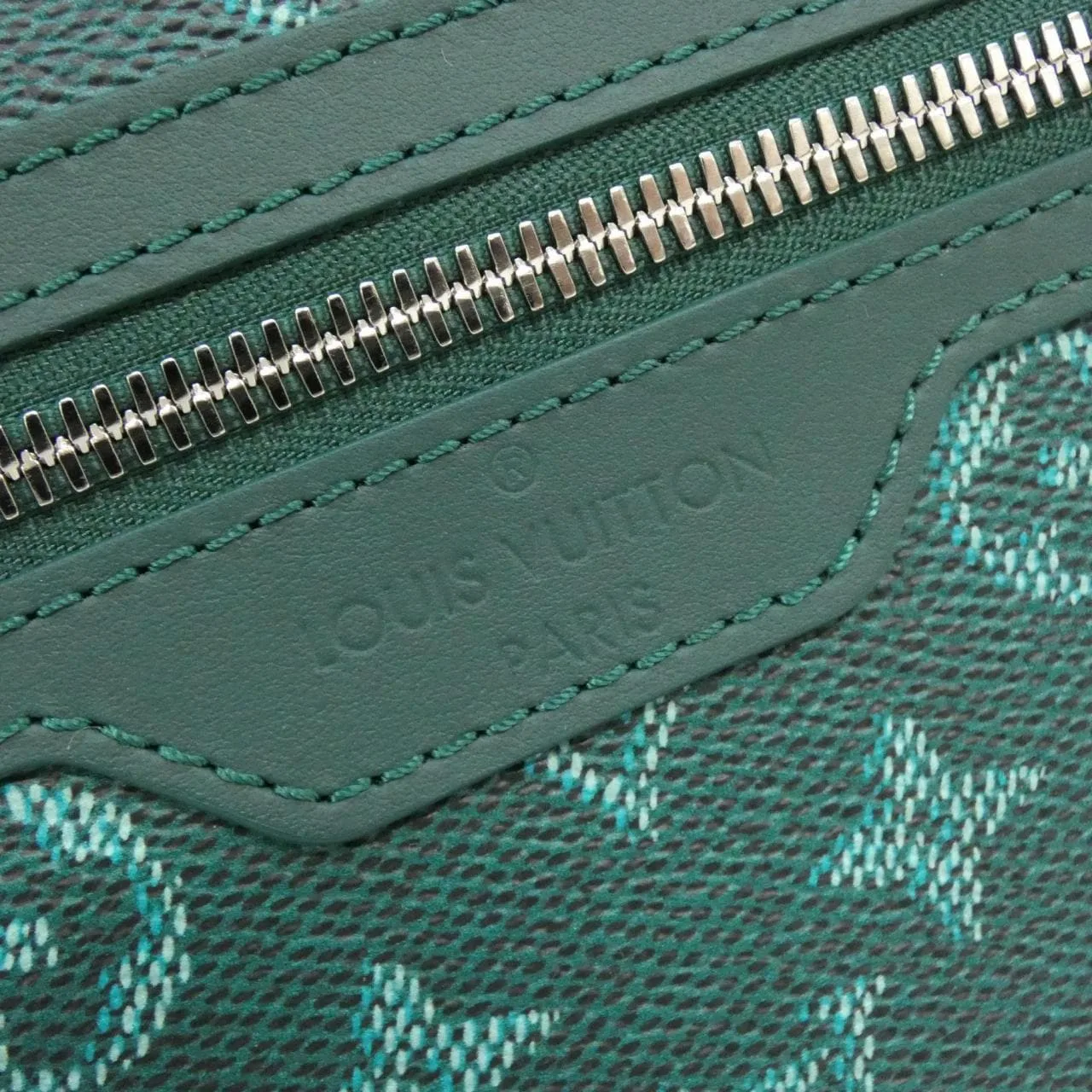 LOUIS VUITTON Discovery M12780 Backpack Monogram 黑色 Monogram 中古品A - 縮圖 4