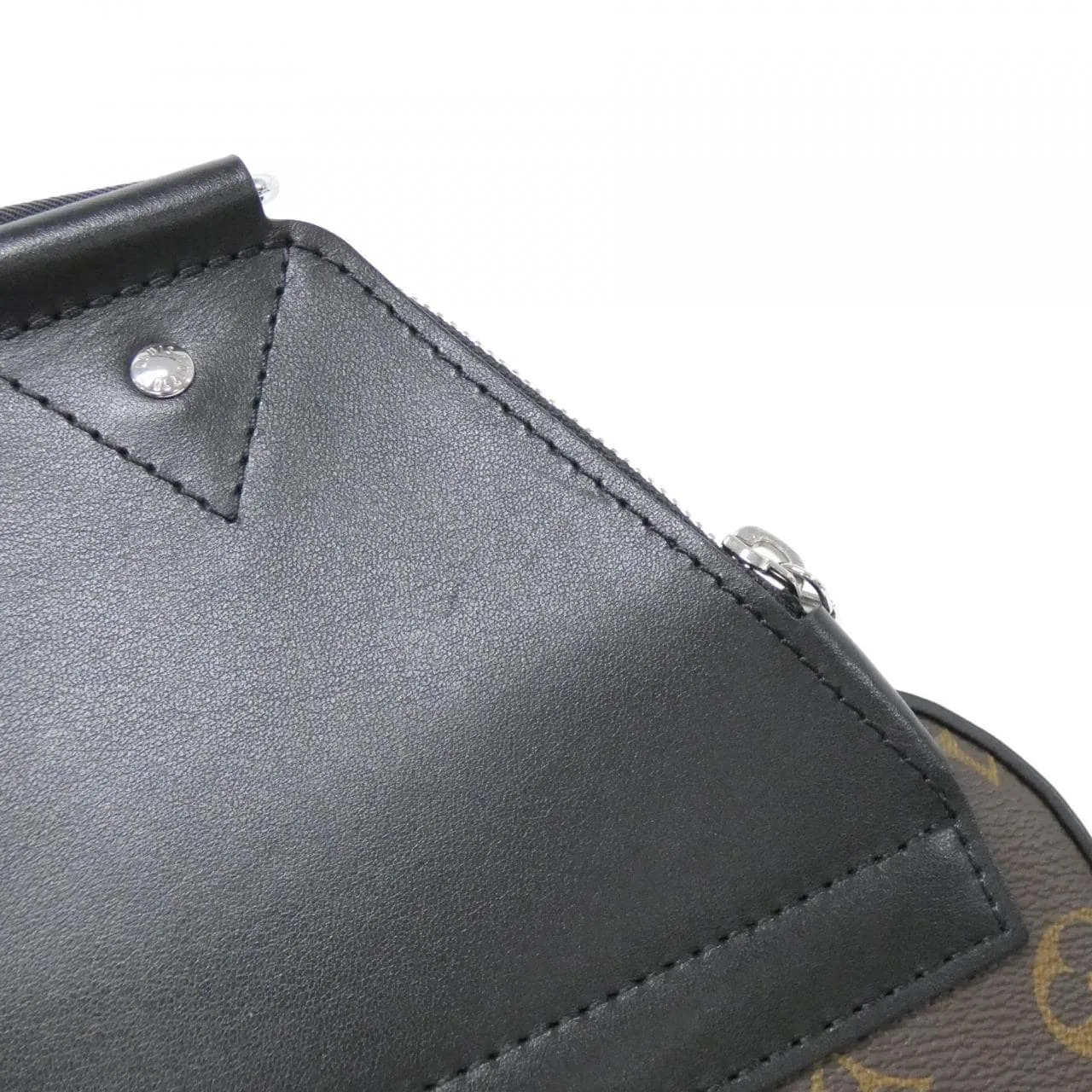LOUIS VUITTON Avenue M46327 Shoulder Monogram 4