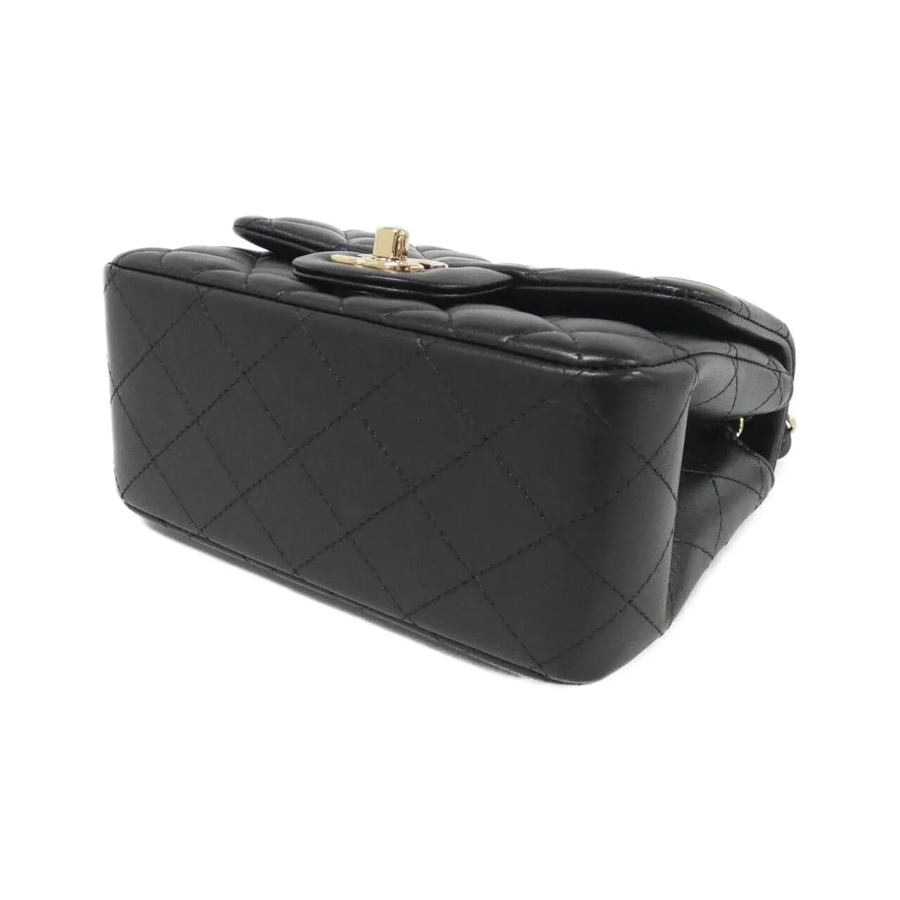 CHANEL Matelasse 35200 Shoulder Lambskin 3