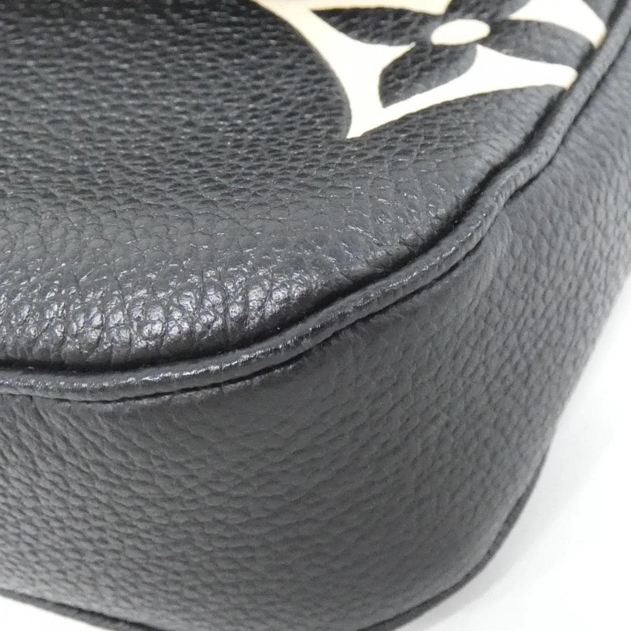 LOUIS VUITTON Pochette M45777 Shoulder Monogram 3