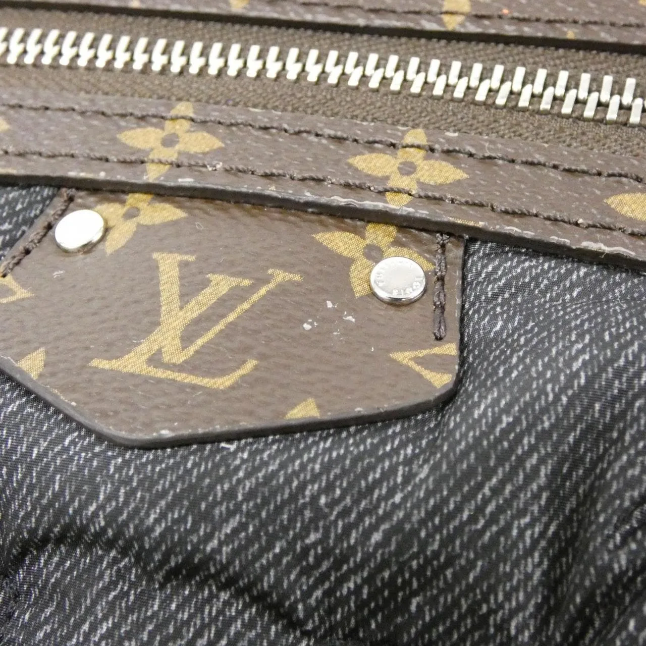 LOUIS VUITTON M26542 肩背包 羊皮 4