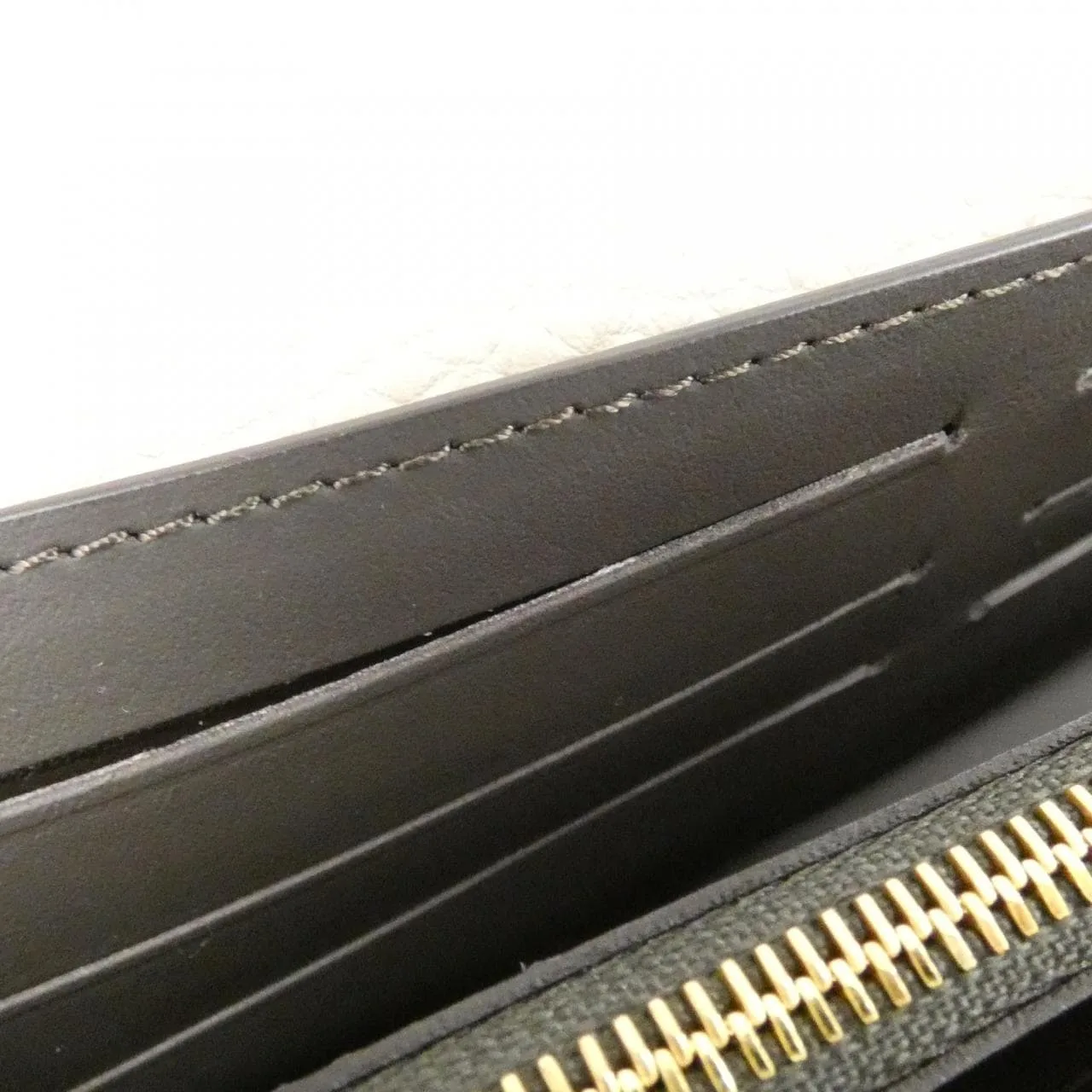 LOUIS VUITTON Capucines M61249 Wallet 5