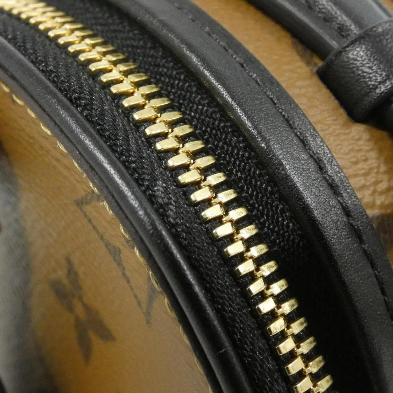LOUIS VUITTON M68276 Shoulder Monogram 5
