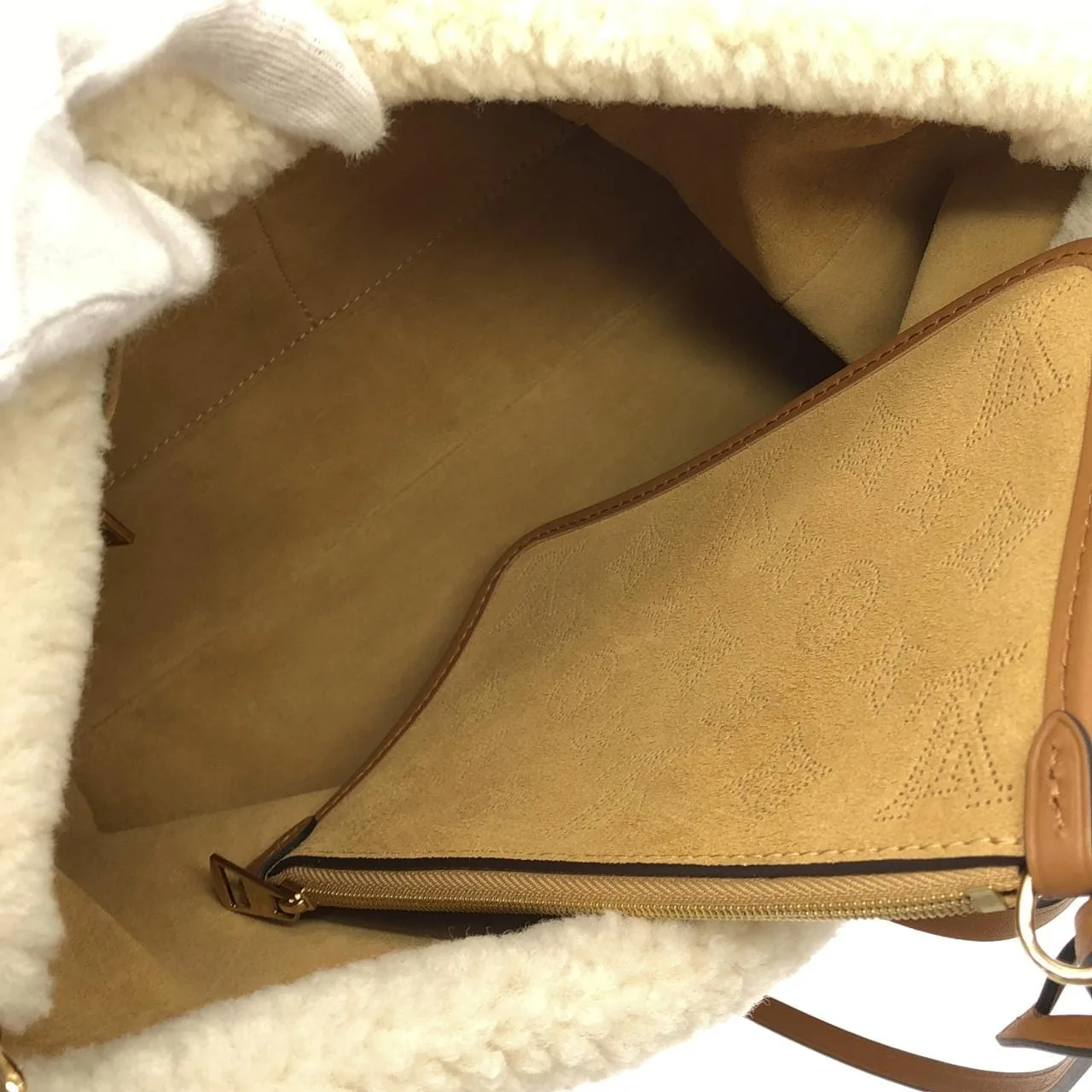 LOUIS VUITTON Mahina M11843 肩背包 5
