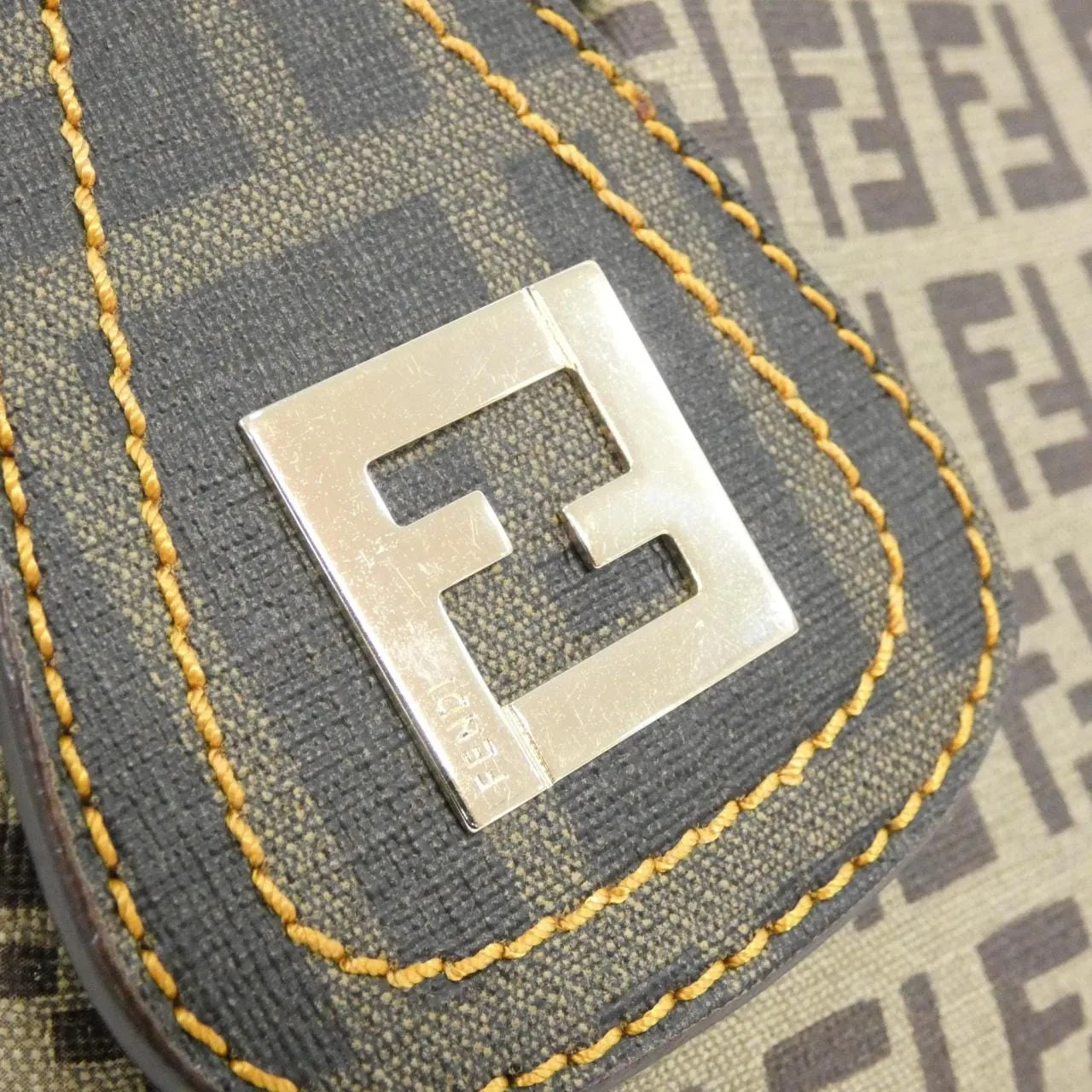FENDI Baguette 8BR566 WD3 手提包 帆布 3