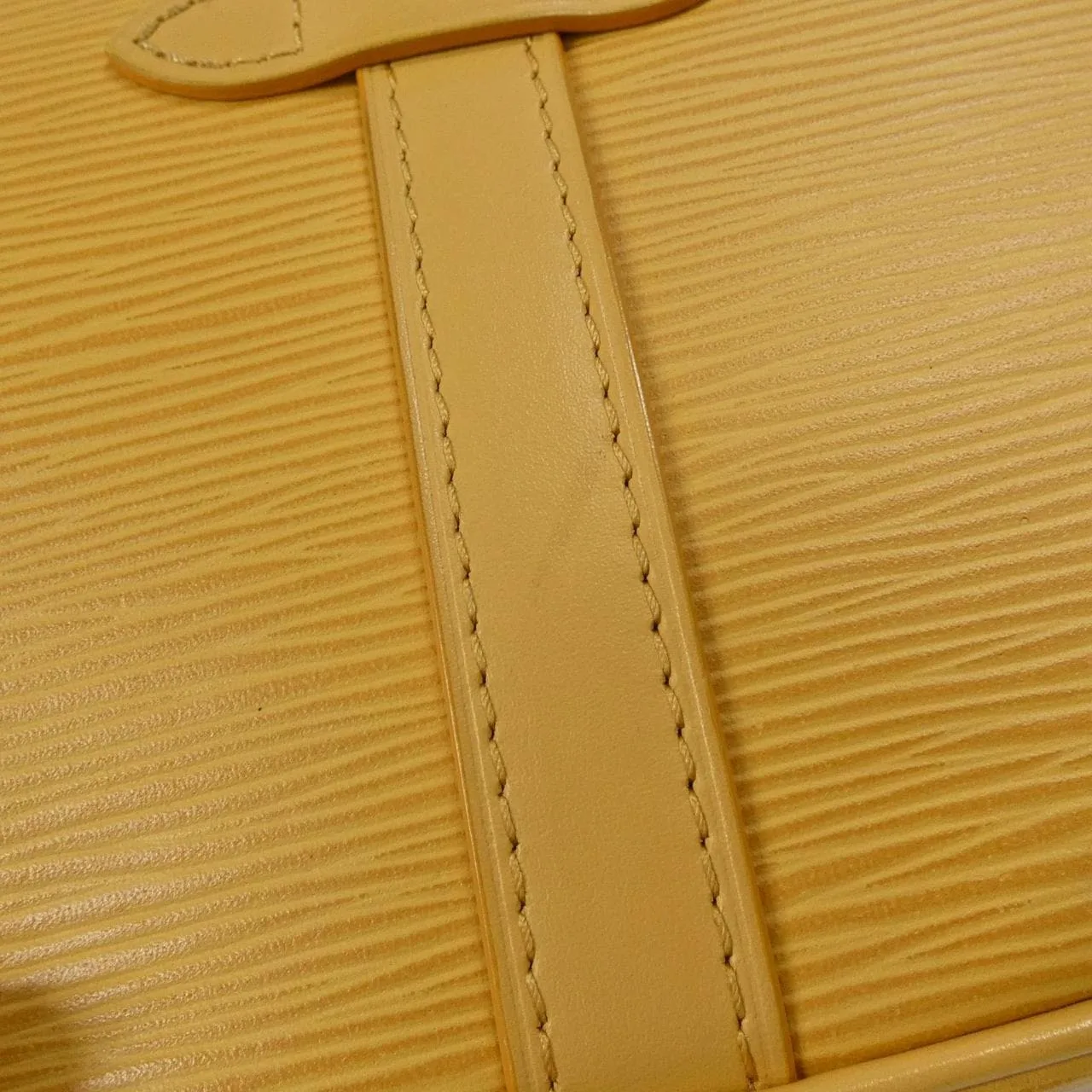 LOUIS VUITTON Saumur M23471 肩背包 Epi 4