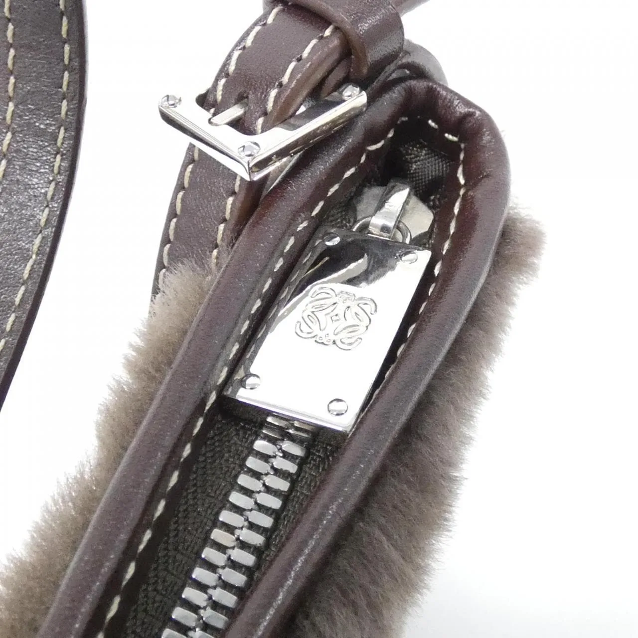 LOEWE Shoulder 5