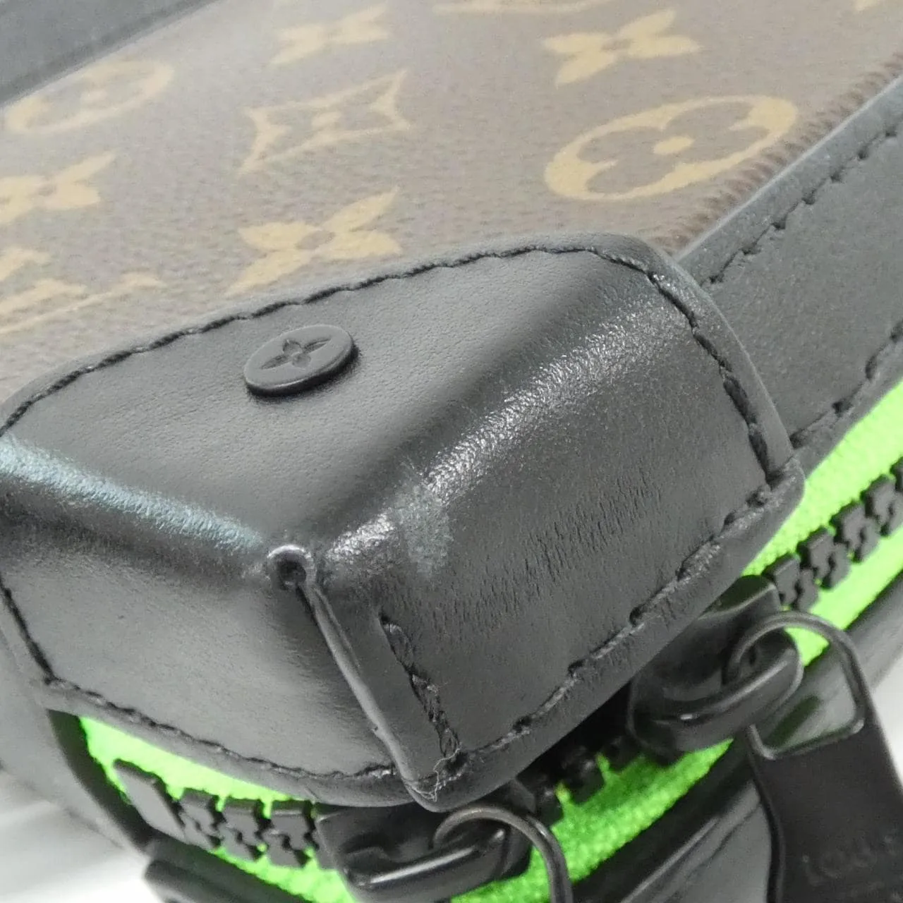 LOUIS VUITTON Soft Trunk M80144 肩背包 Monogram 4