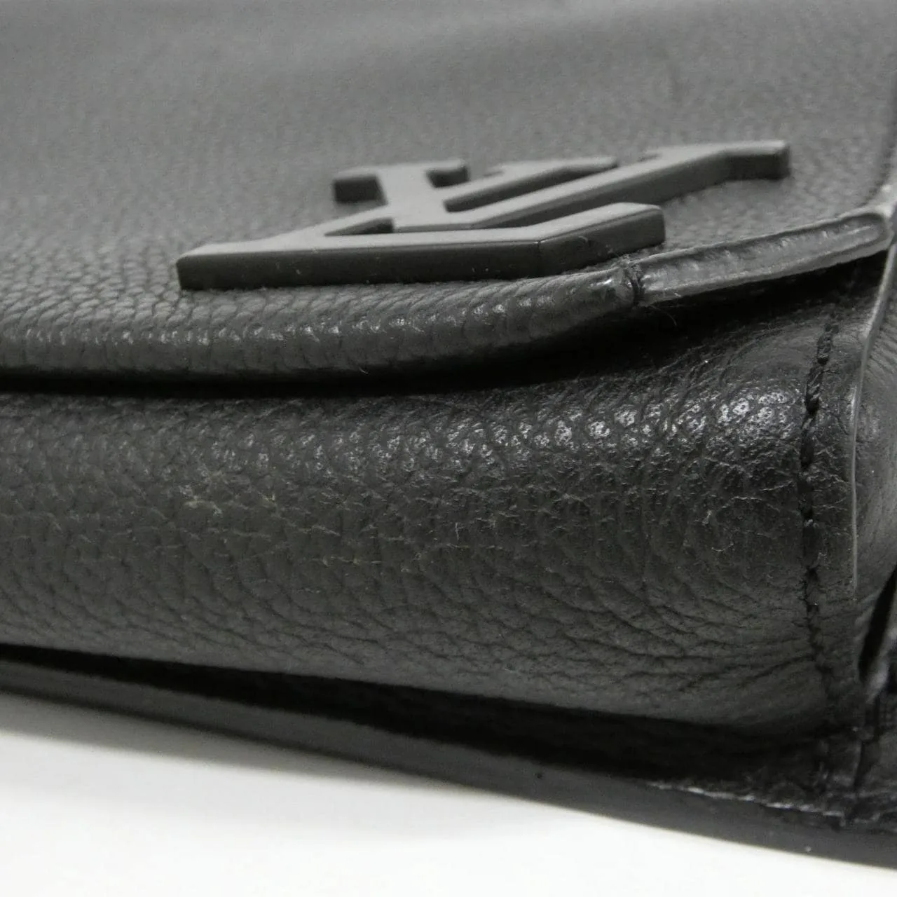 LOUIS VUITTON M57081 肩背包 羊皮 3