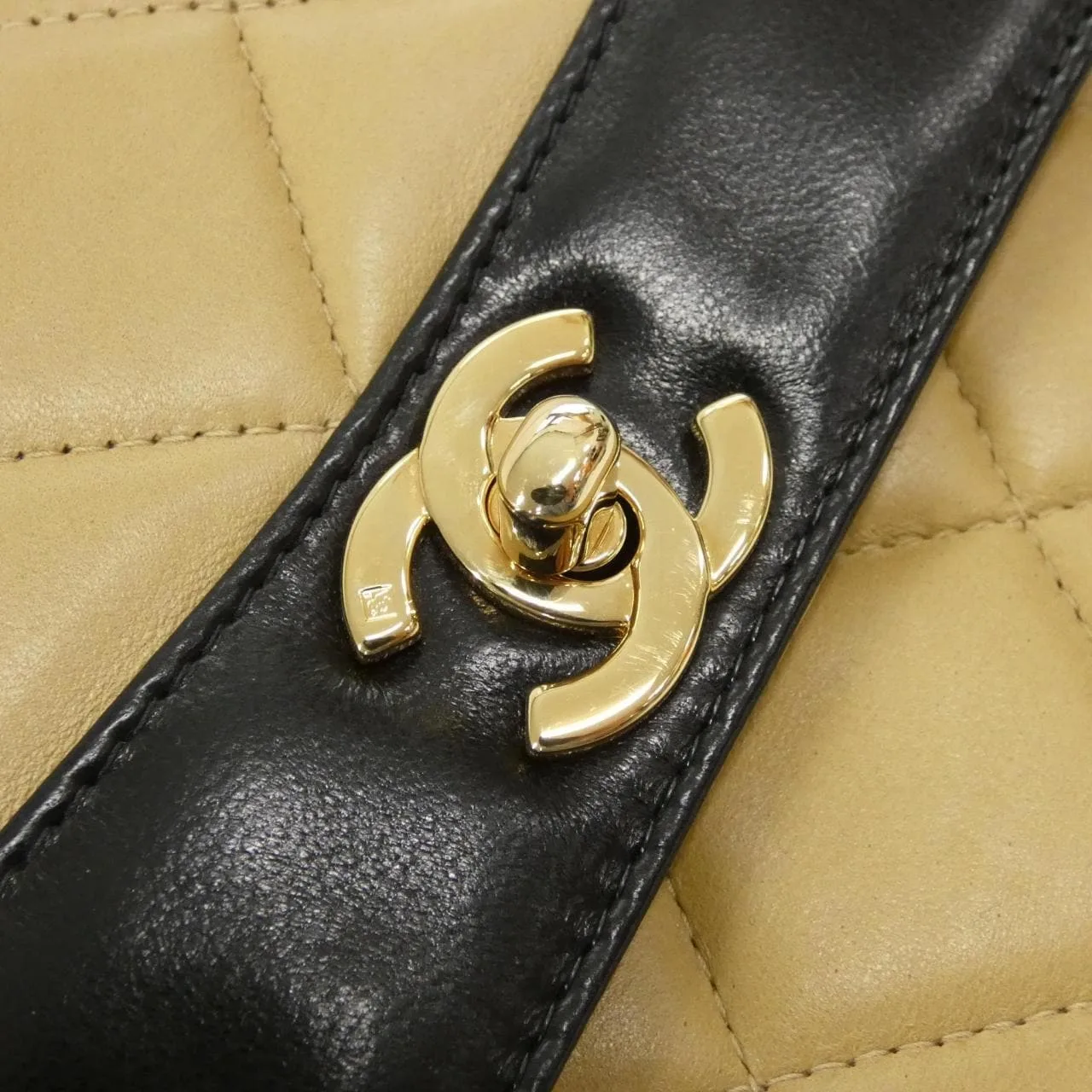 CHANEL Shoulder Lambskin Black Lambskin Rank A - Thumbnail 4