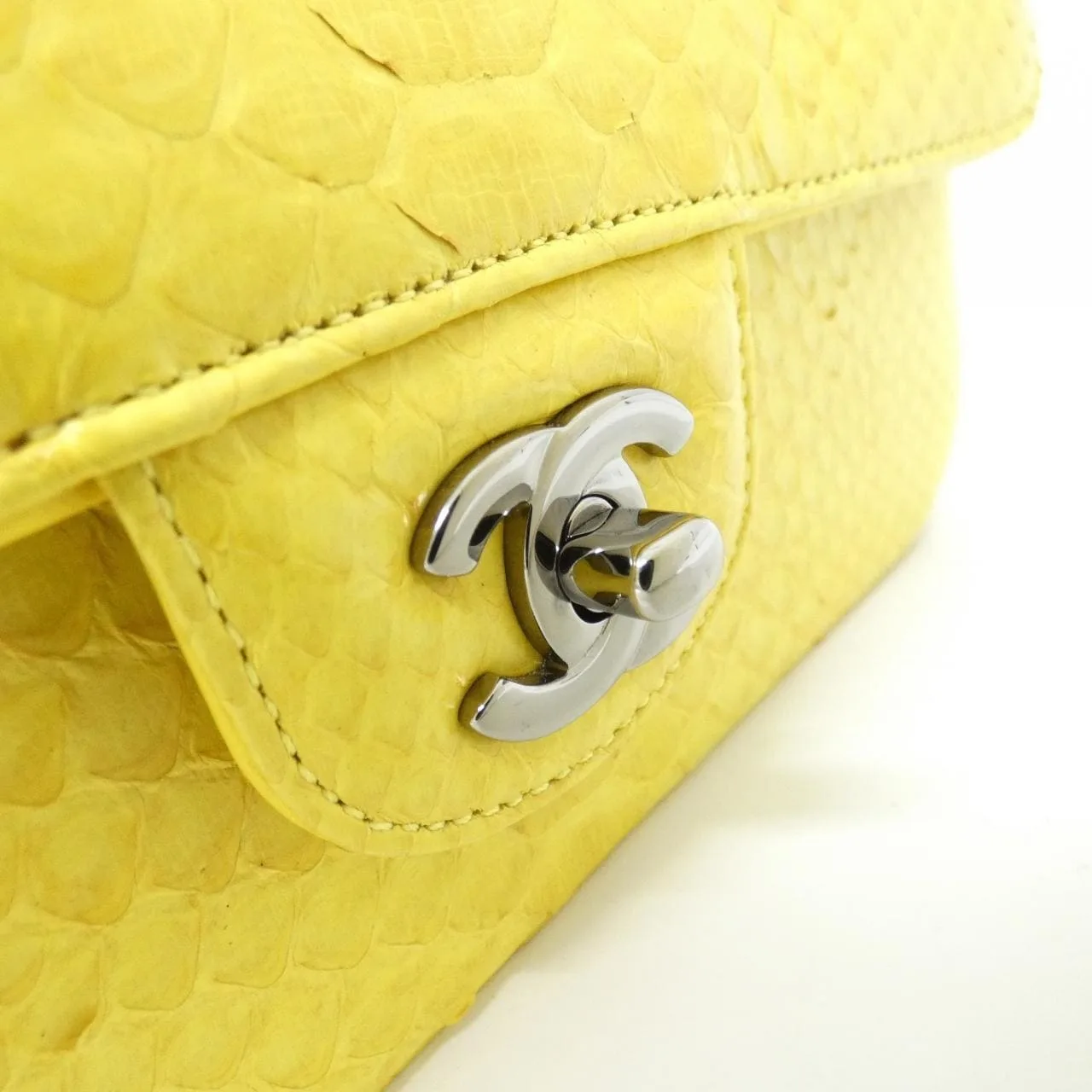 CHANEL Boy Chanel 69900 肩背包 蟒蛇皮 4