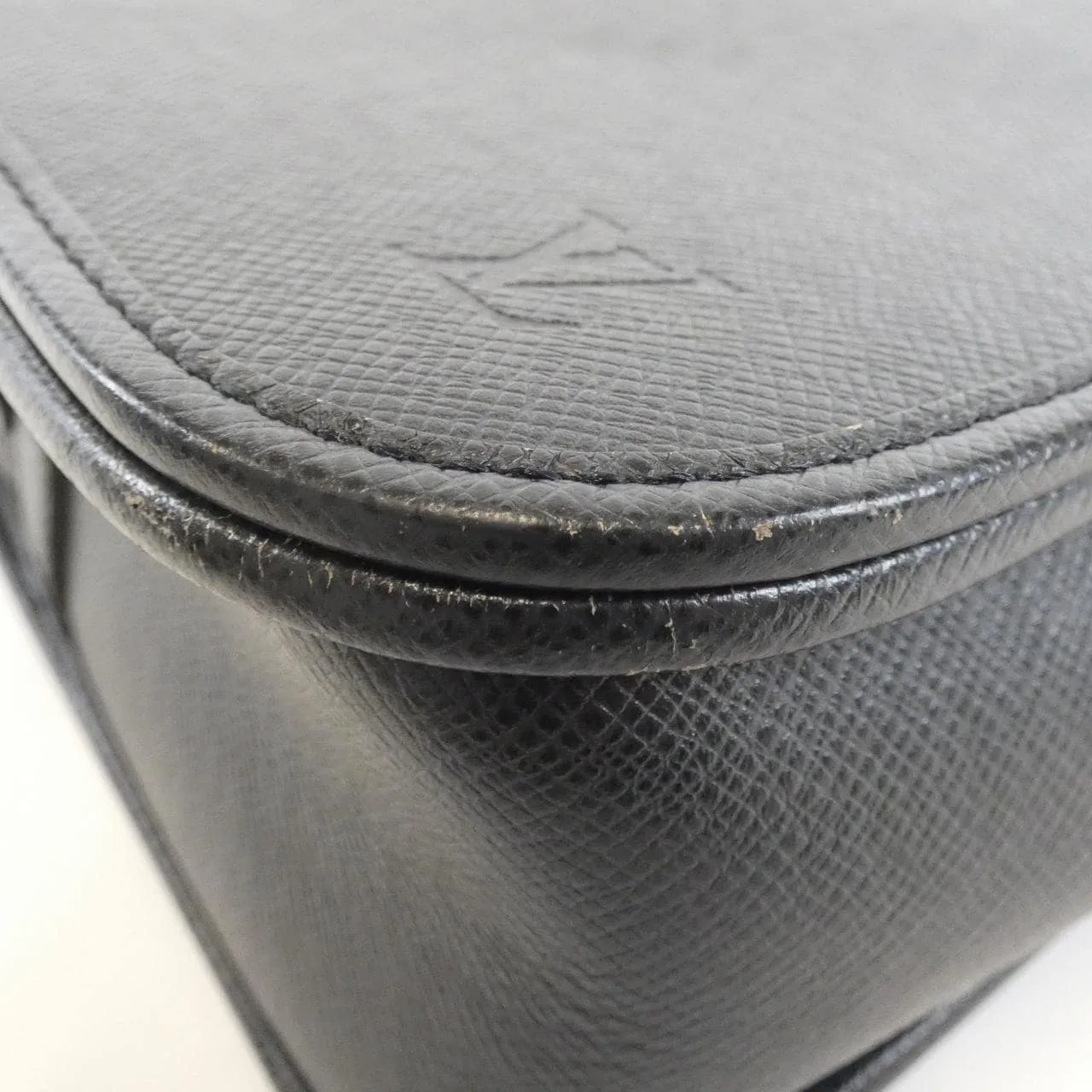 LOUIS VUITTON M32482 肩背包 3
