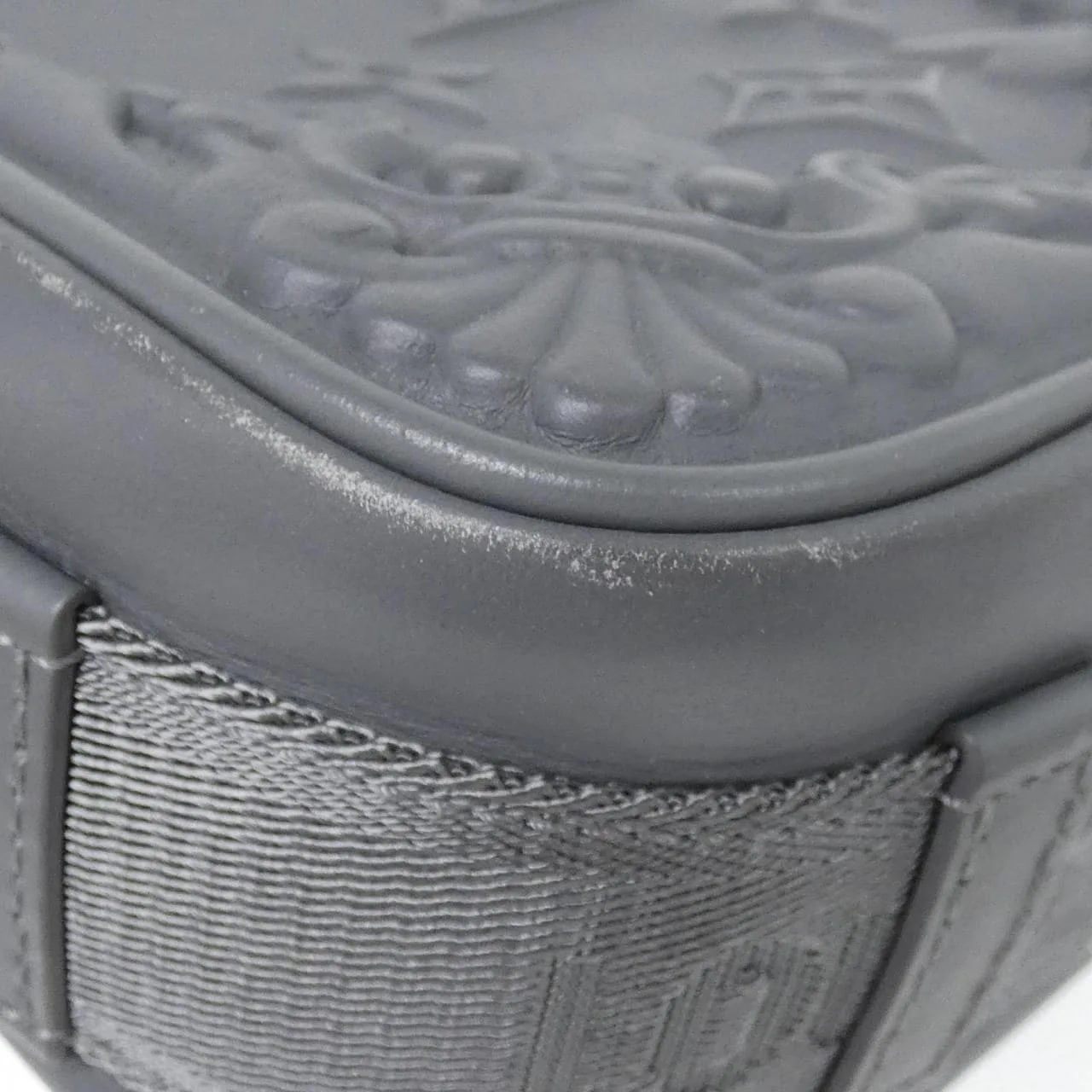 LOUIS VUITTON M21812 肩背包 2