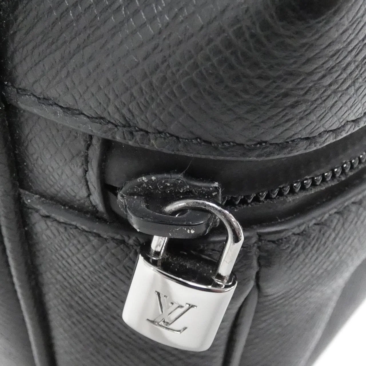 LOUIS VUITTON M31003 肩背包 4