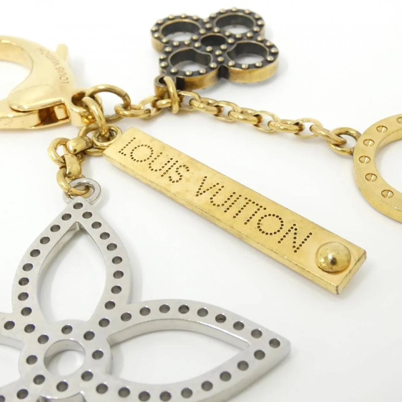 LOUIS VUITTON M65090 Key Case 2