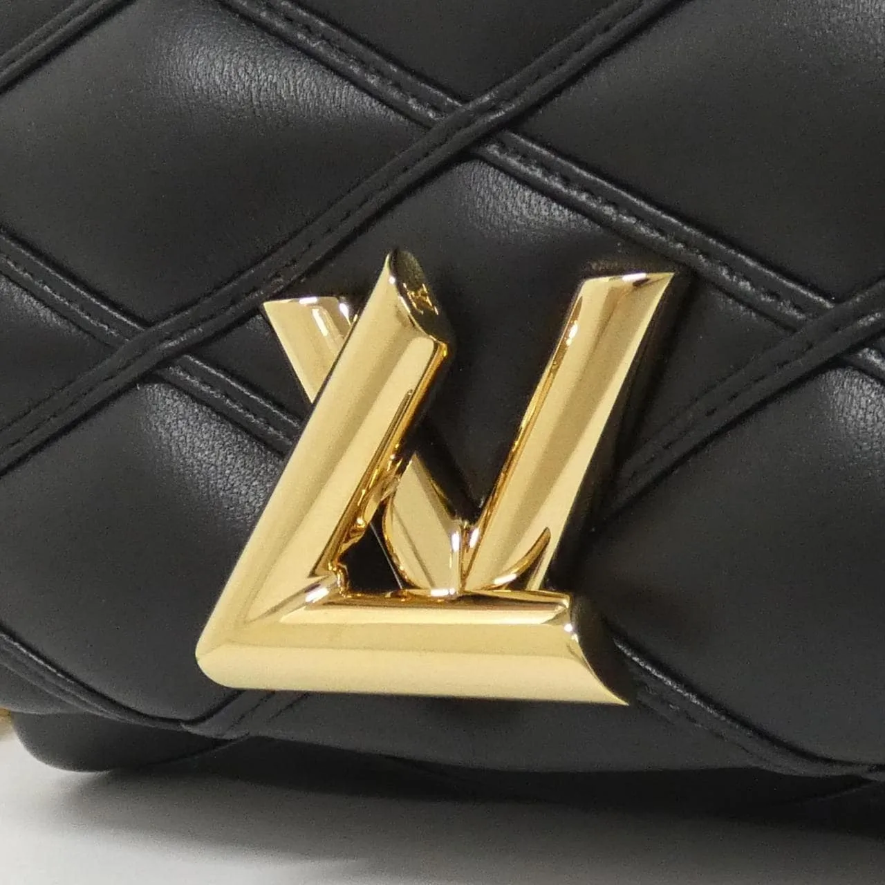 LOUIS VUITTON GO-14 M23625 Shoulder Lambskin 4