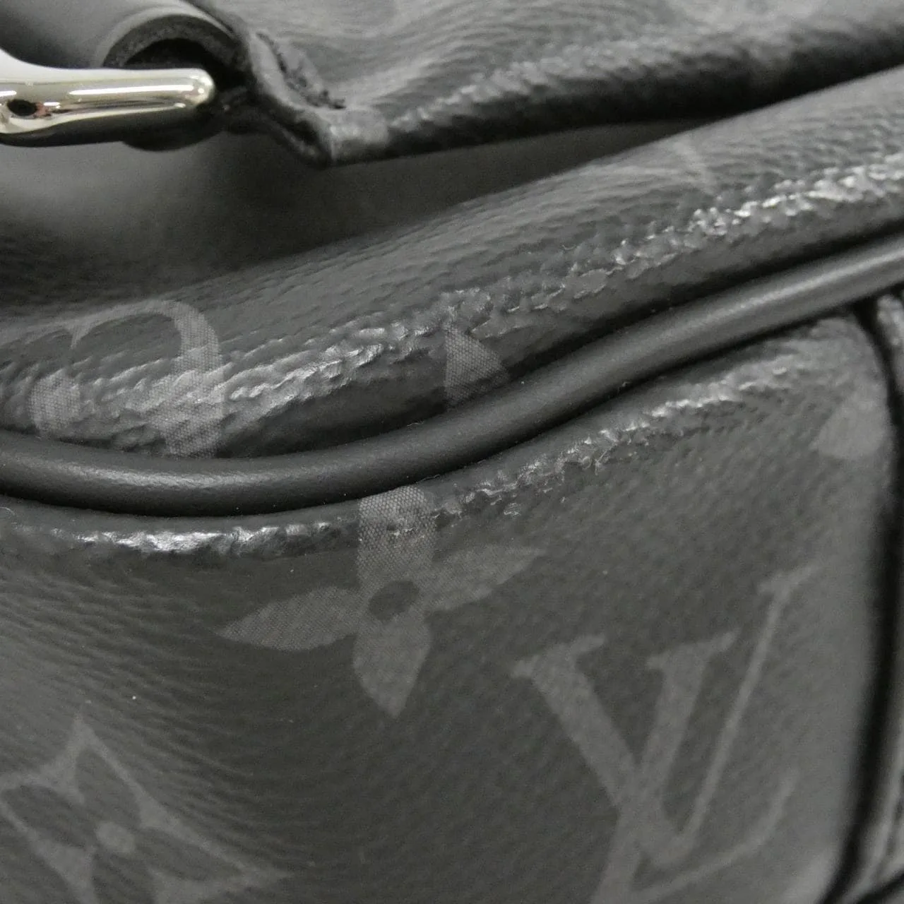 LOUIS VUITTON Eclipse M42906 肩背包 Monogram 3