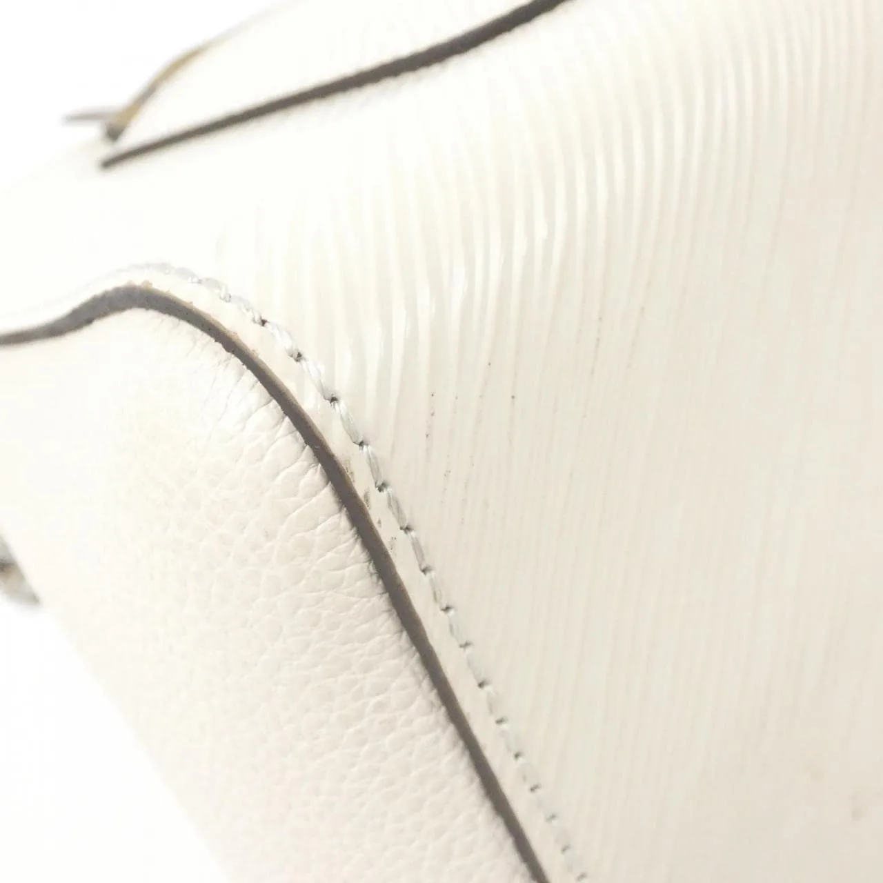 LOUIS VUITTON M20520 Tote Epi 3