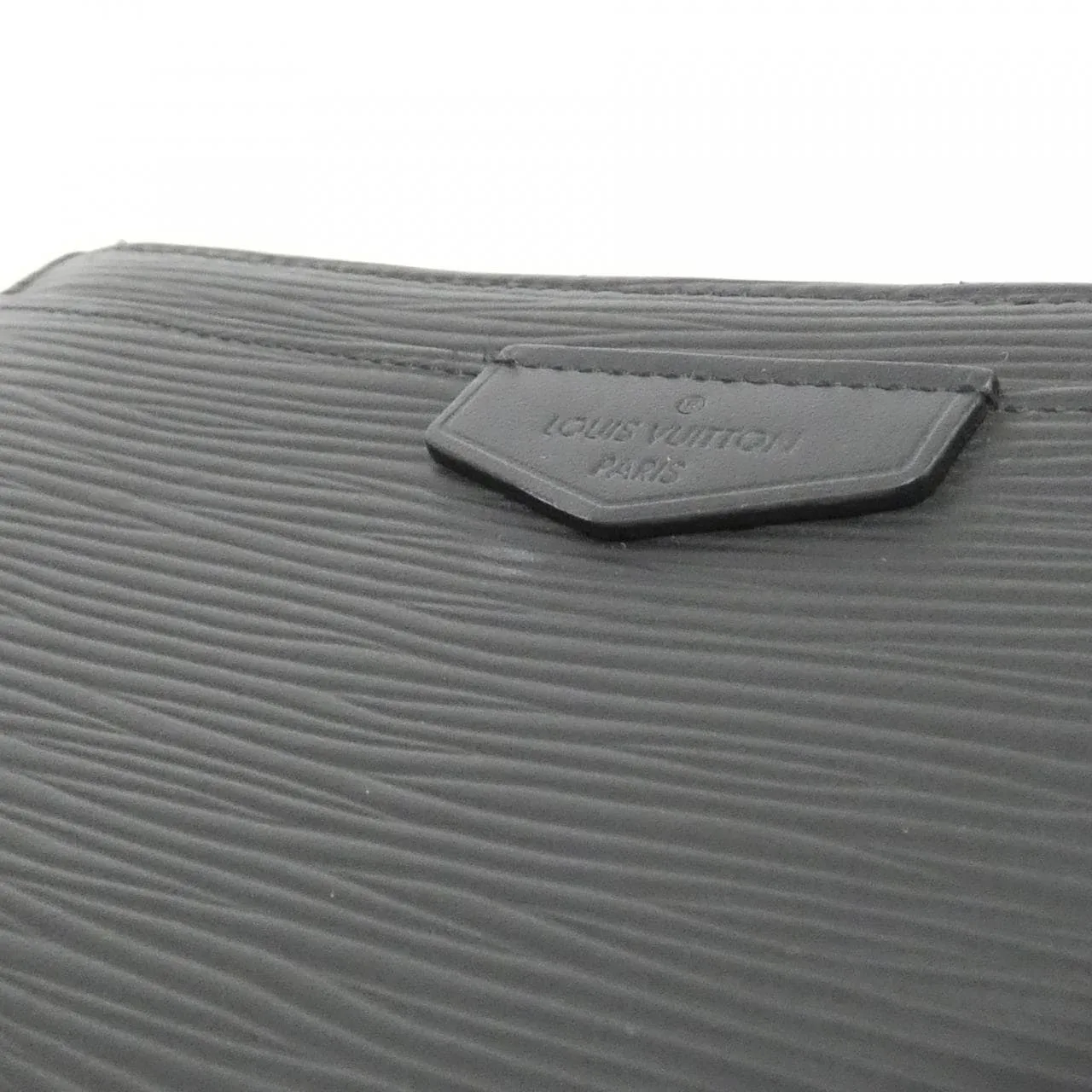 LOUIS VUITTON M81325 銀包 Epi 4