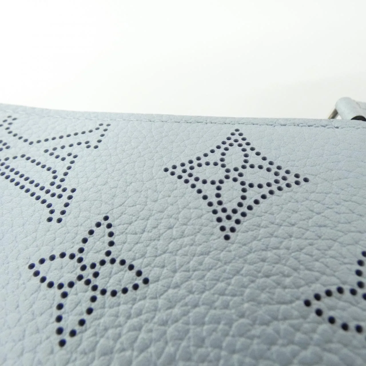 LOUIS VUITTON Mahina M81643 銀包 4