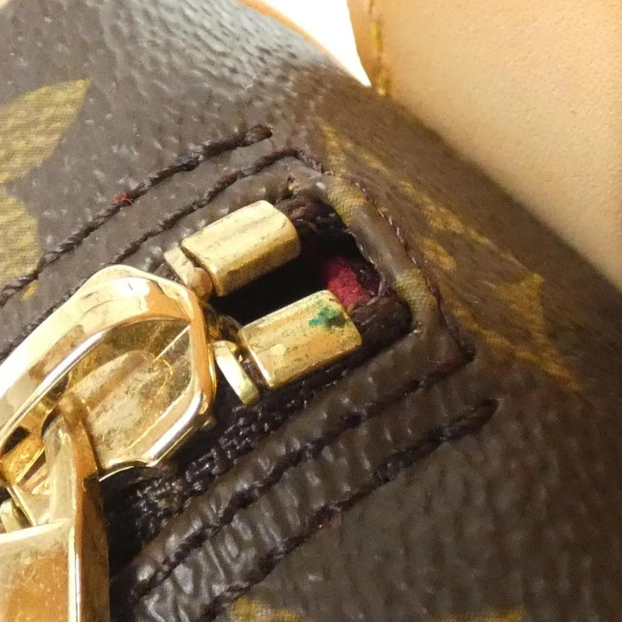 LOUIS VUITTON M51511 肩背包 Monogram 4