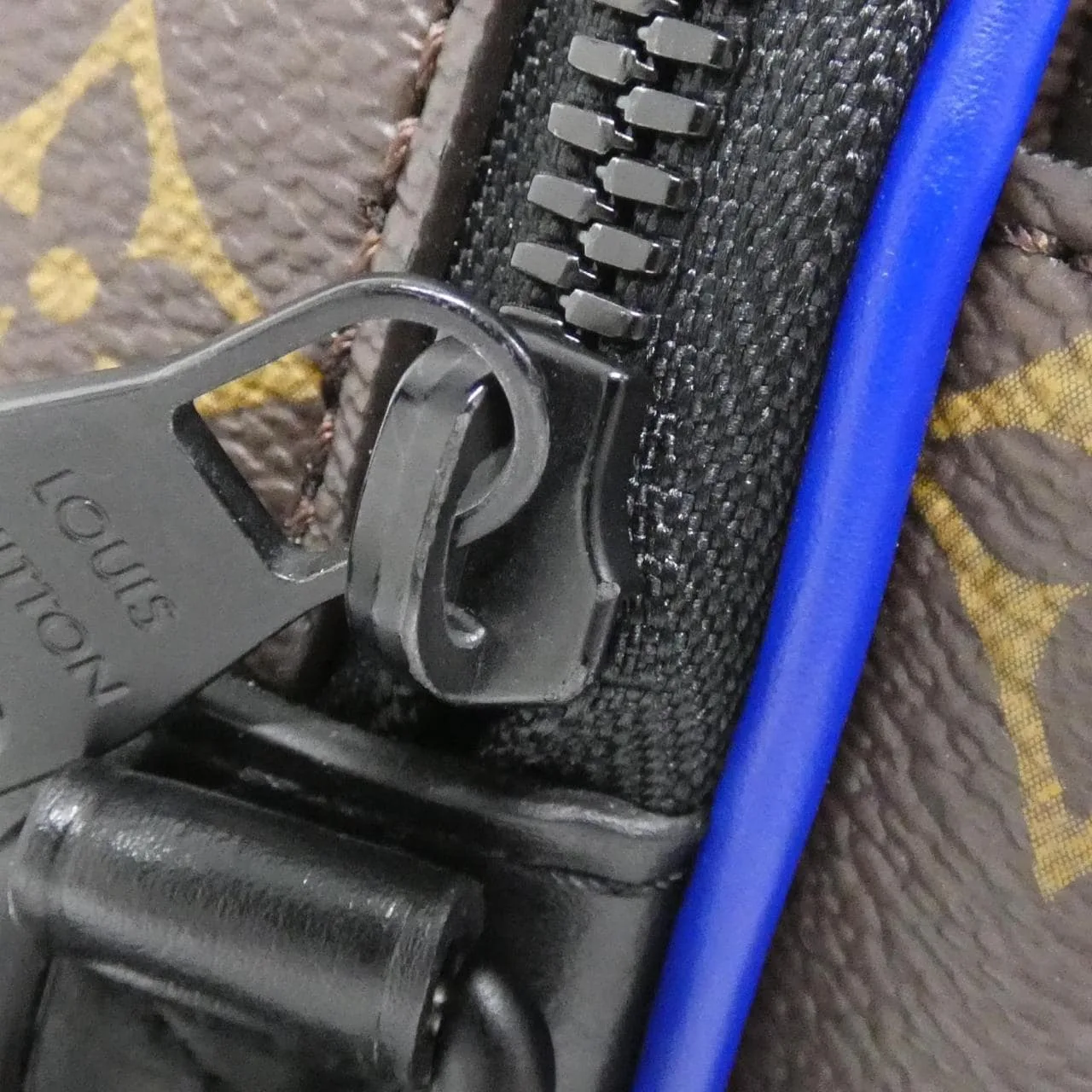 LOUIS VUITTON M45863 肩背包 Monogram 4