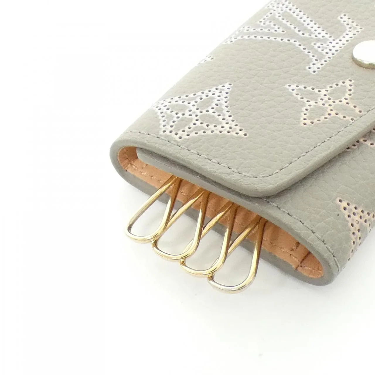 LOUIS VUITTON Mahina M82648 Key Case 2