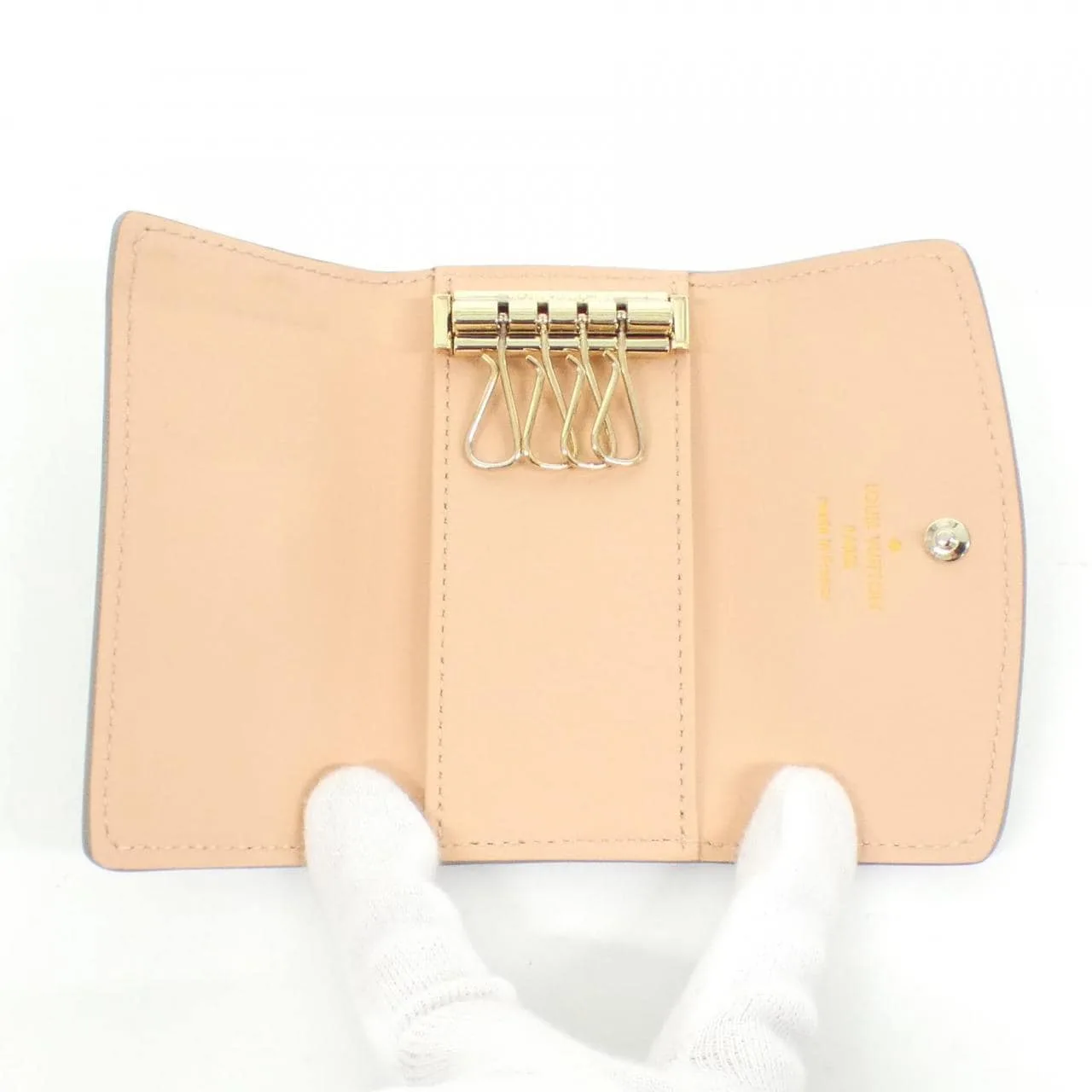 LOUIS VUITTON Mahina M82648 Key Case 4