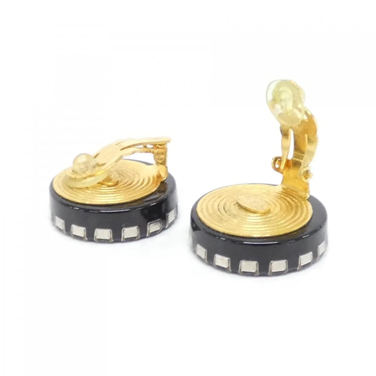 CHANEL Accessories 4