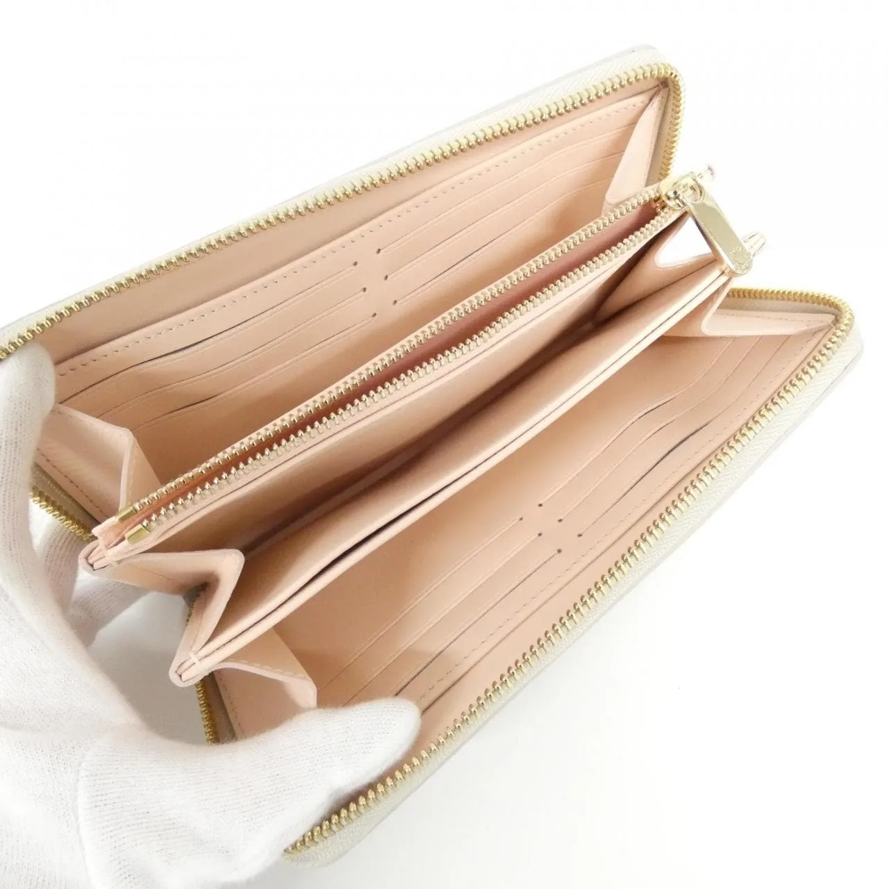 LOUIS VUITTON Mahina M13469 銀包 3