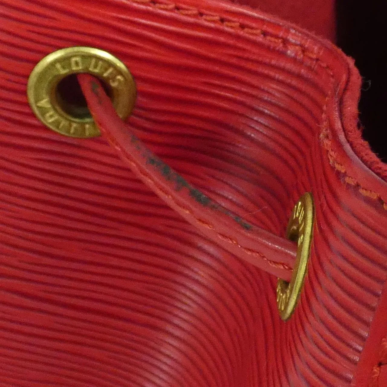 LOUIS VUITTON M44107 Shoulder Epi 5