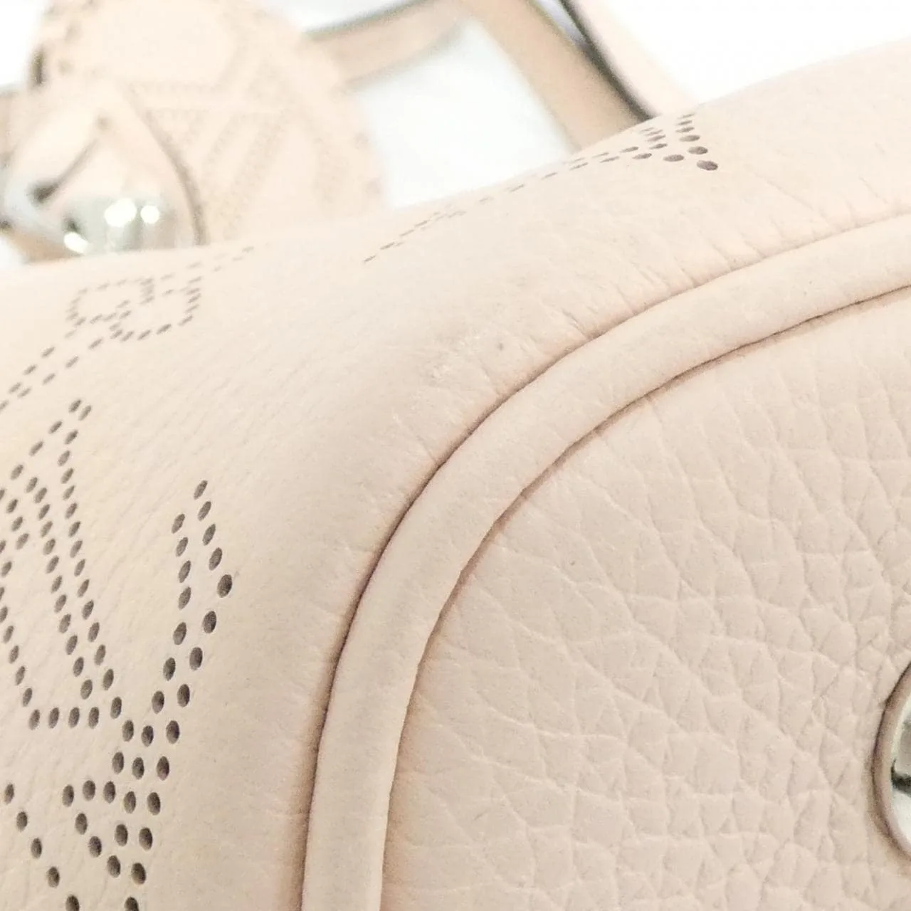 LOUIS VUITTON Mahina M23196 手提包 3