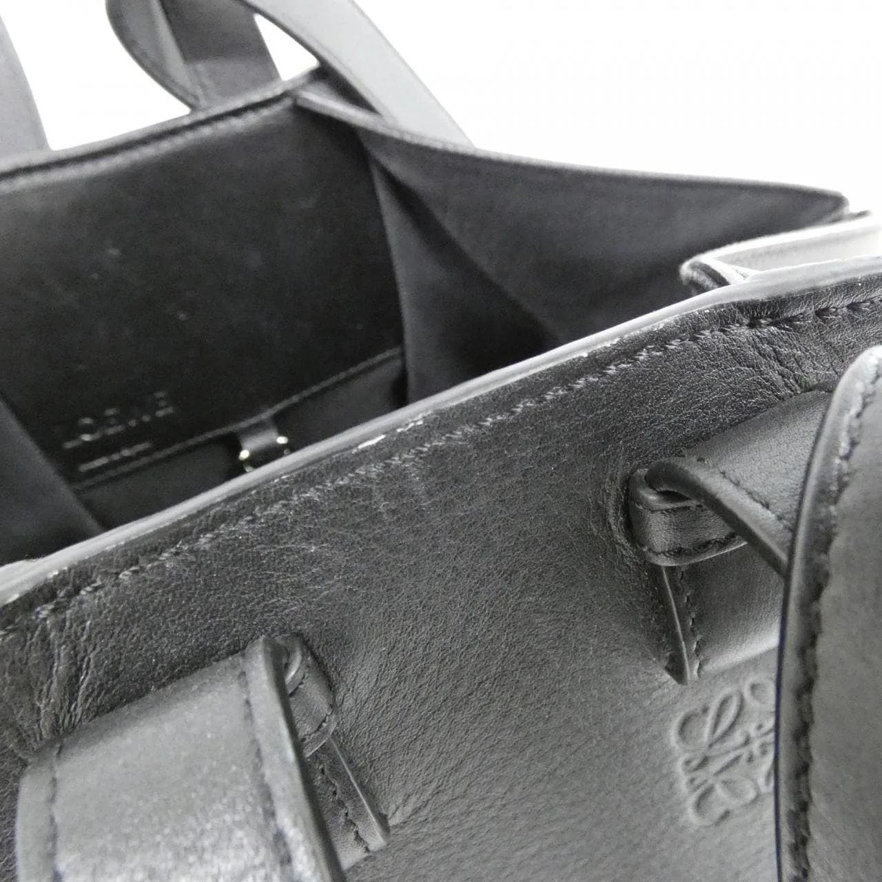 LOEWE Hammock 387 30 S35 肩背包 4