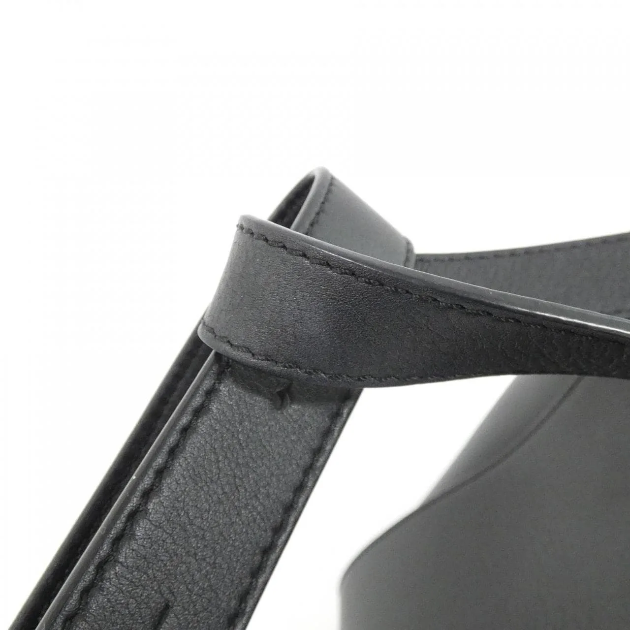 LOEWE Hammock 387 30 S35 肩背包 5