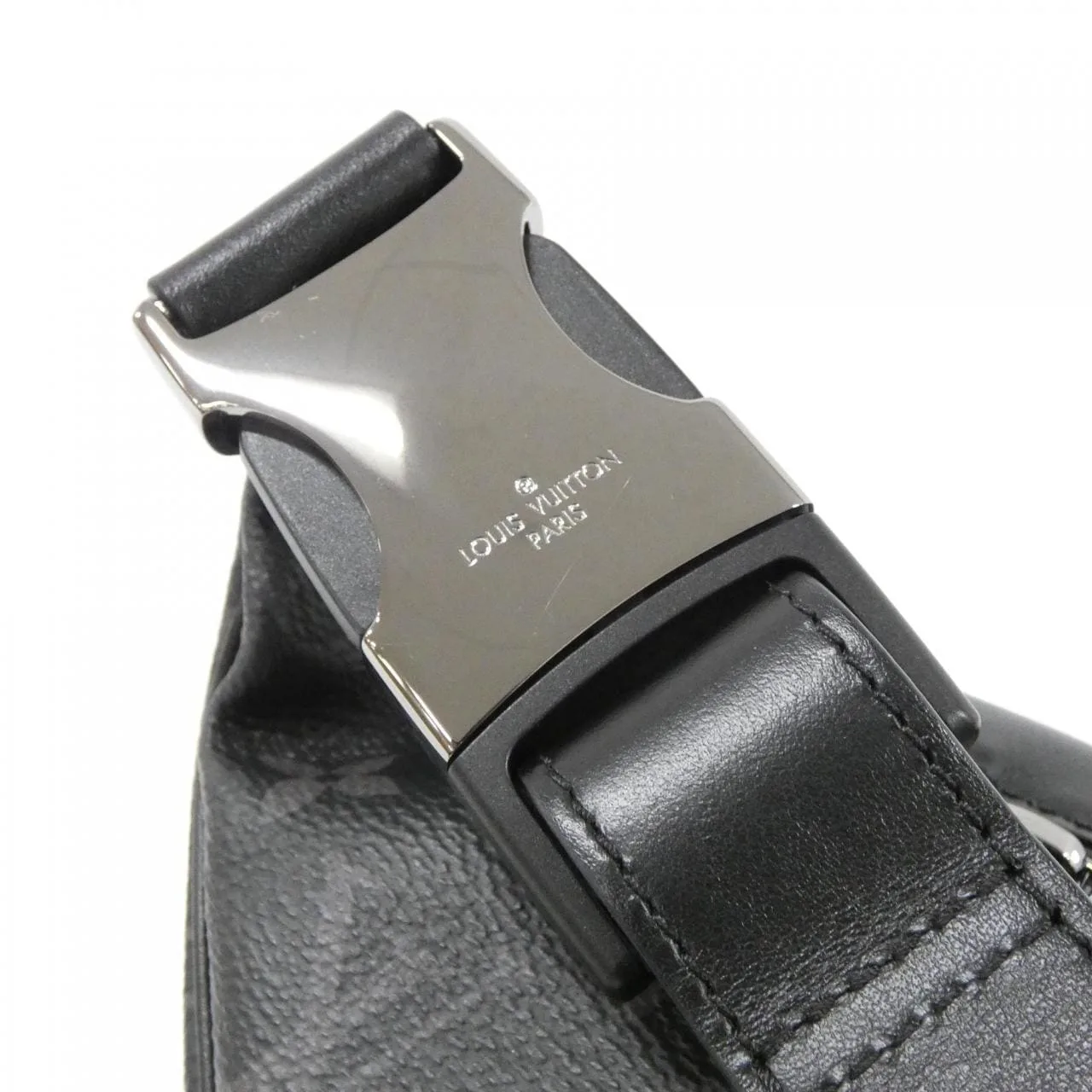 LOUIS VUITTON Discovery M44336 Shoulder Monogram 4