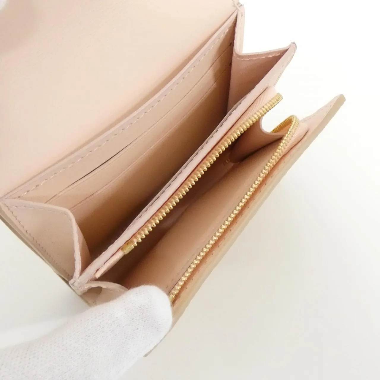 LOUIS VUITTON Capucines M14667 銀包 4