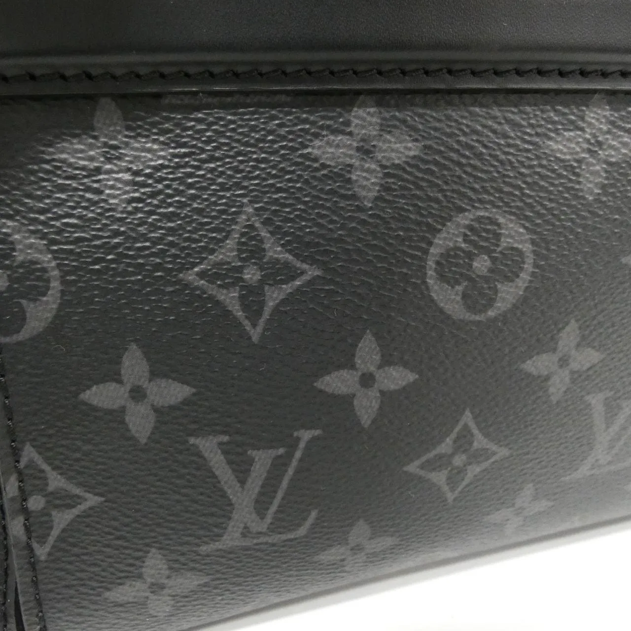 LOUIS VUITTON Eclipse M44223 Shoulder Monogram 4